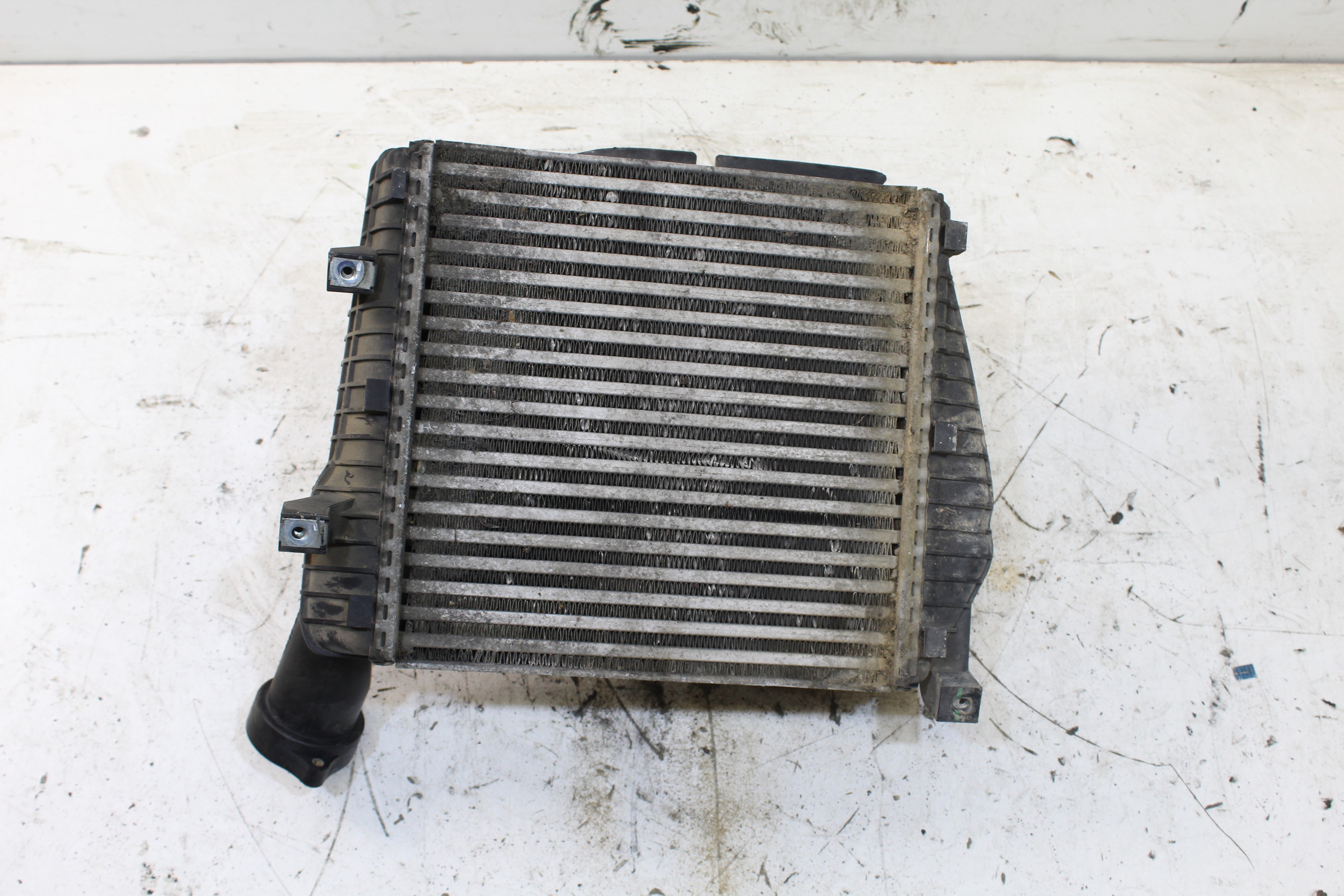 VOLKSWAGEN Touareg 1 generation (2002-2010) Radiator intercooler 7L6145803C 25181156