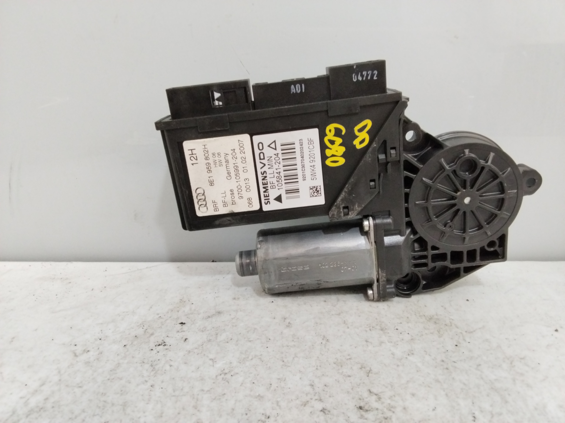 AUDI A4 B7/8E (2004-2008) Front Right Door Window Control Motor 8E1959802H 25618210