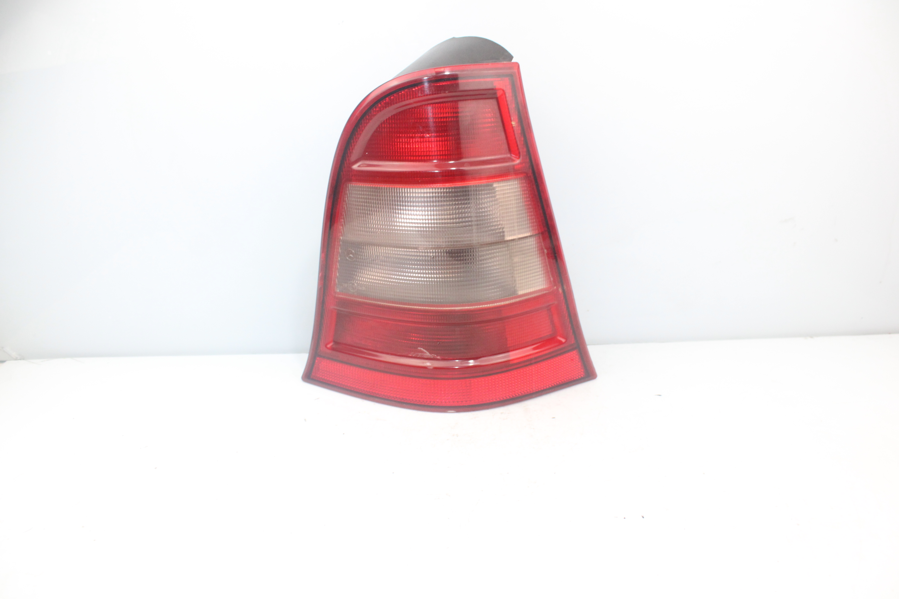 MERCEDES-BENZ M-Class W163 (1997-2005) Rear Right Taillight Lamp UL03310R 24064109