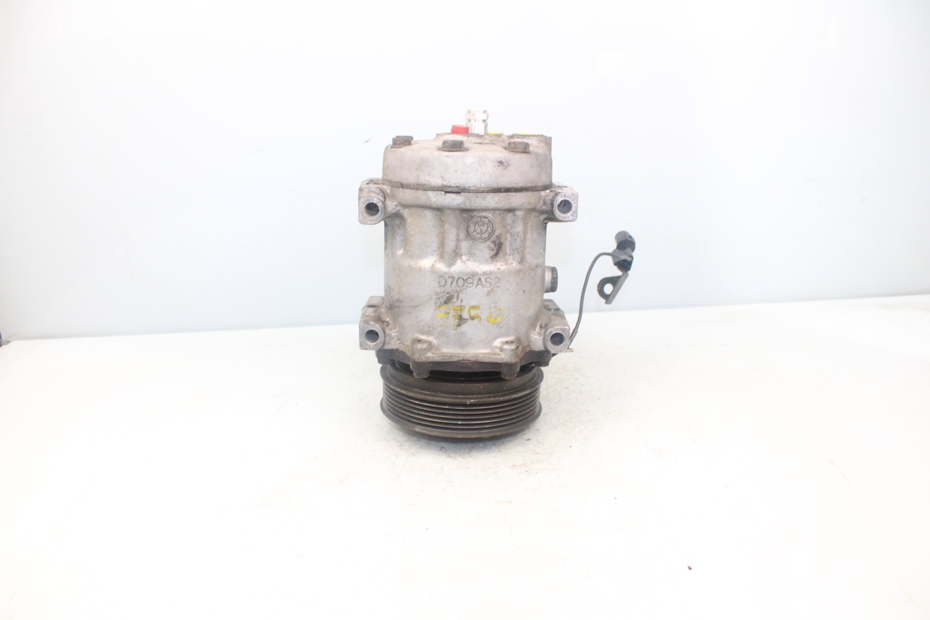 VOLVO S40 1 generation (1996-2004) Pompe de climatisation 8200040681 23789767