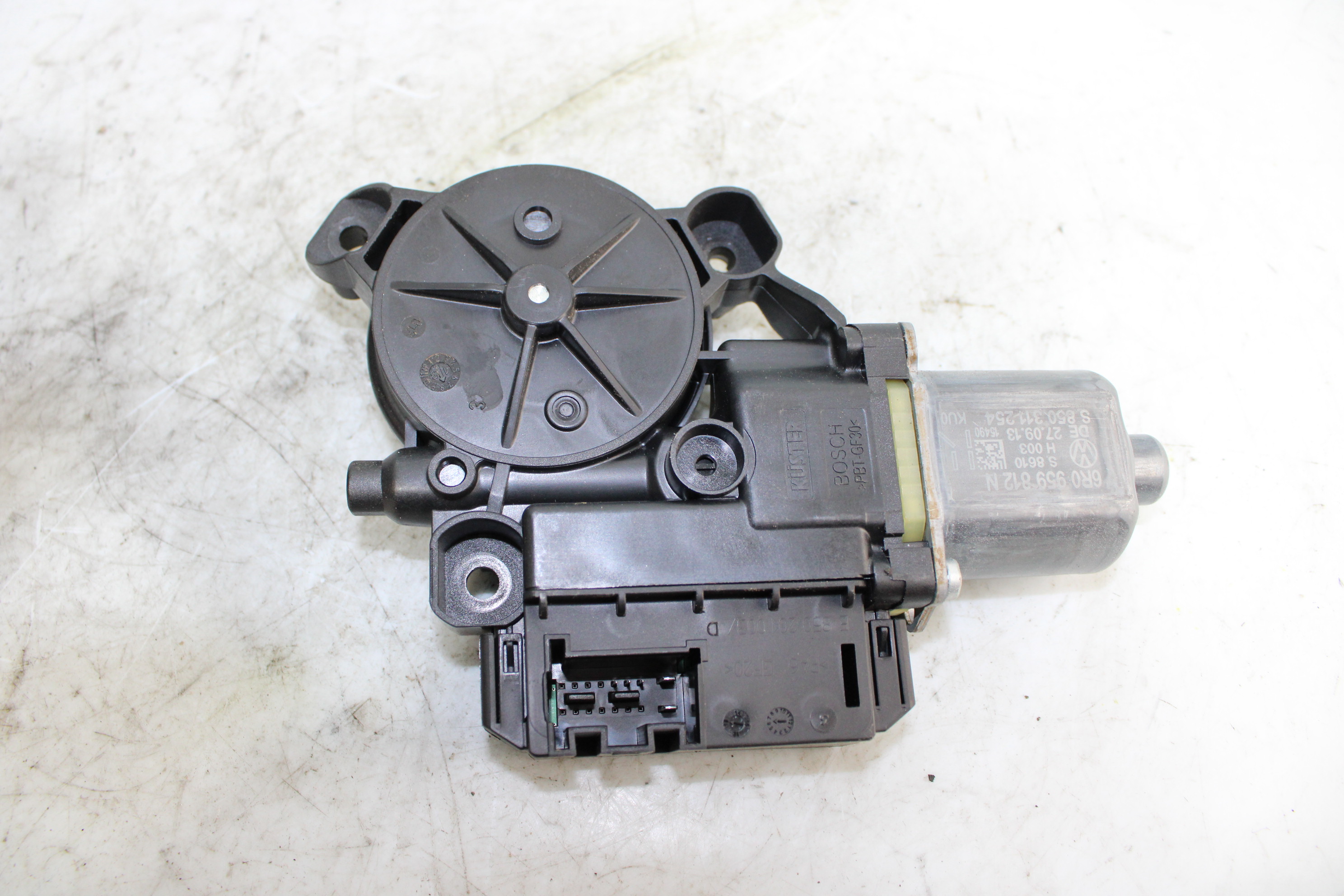 VOLKSWAGEN Polo 5 generation (2009-2017) Motor de control geam ușă  dreapta spate 6R0959812N 25191458