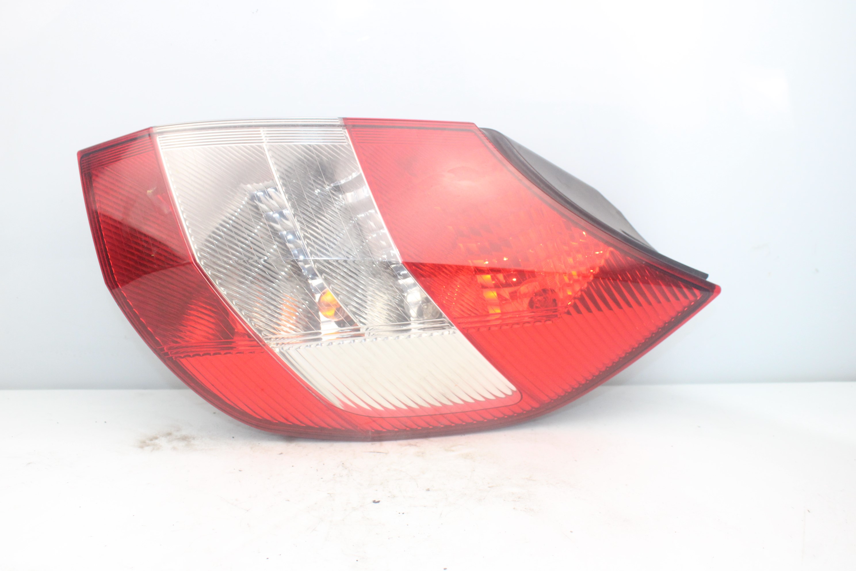 RENAULT Rear Right Taillight Lamp 8200493375 23888967