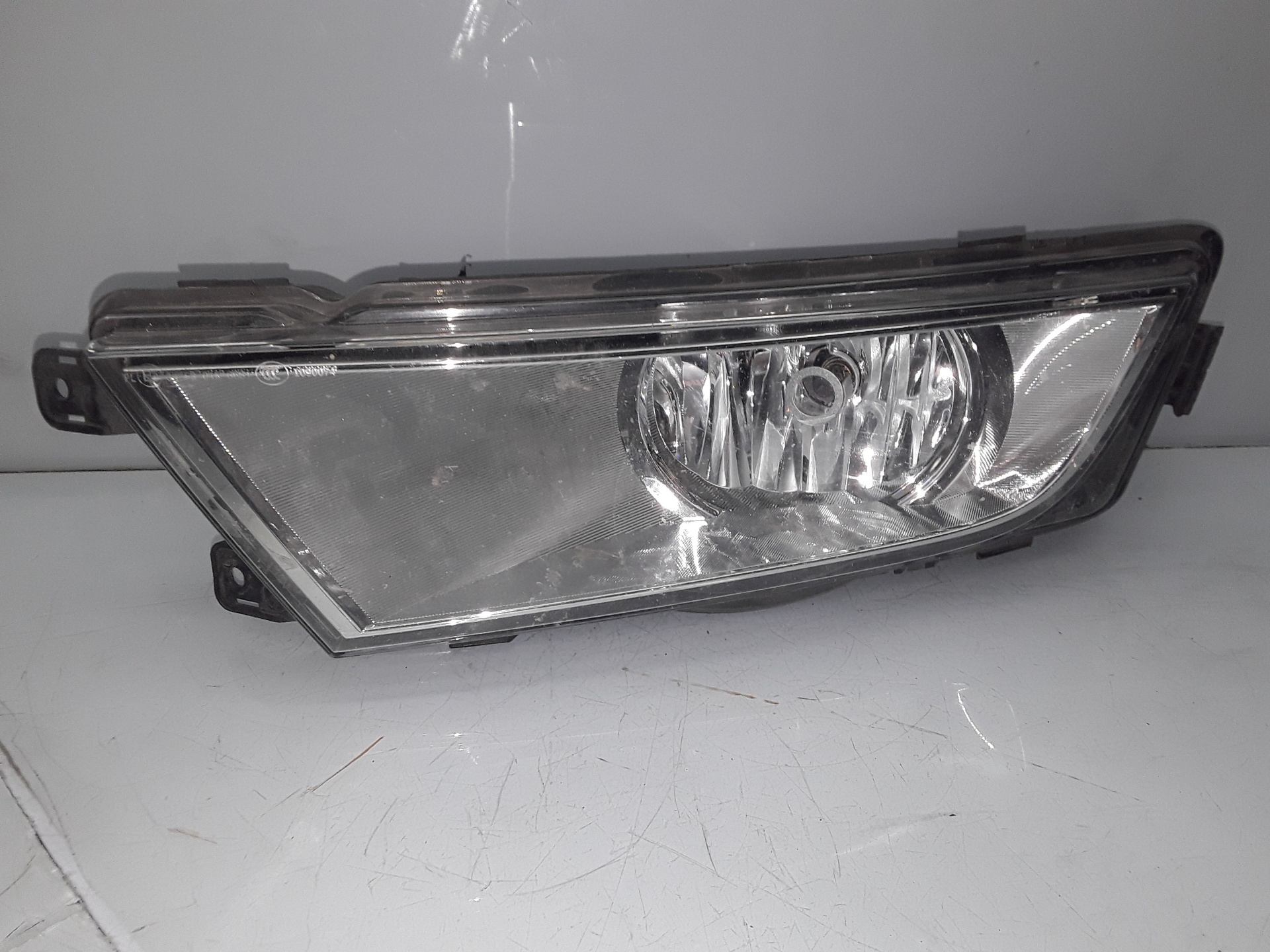 SKODA Yeti 1 generation (2009-2018) Front Left Fog Light 5E0941699D 19253862