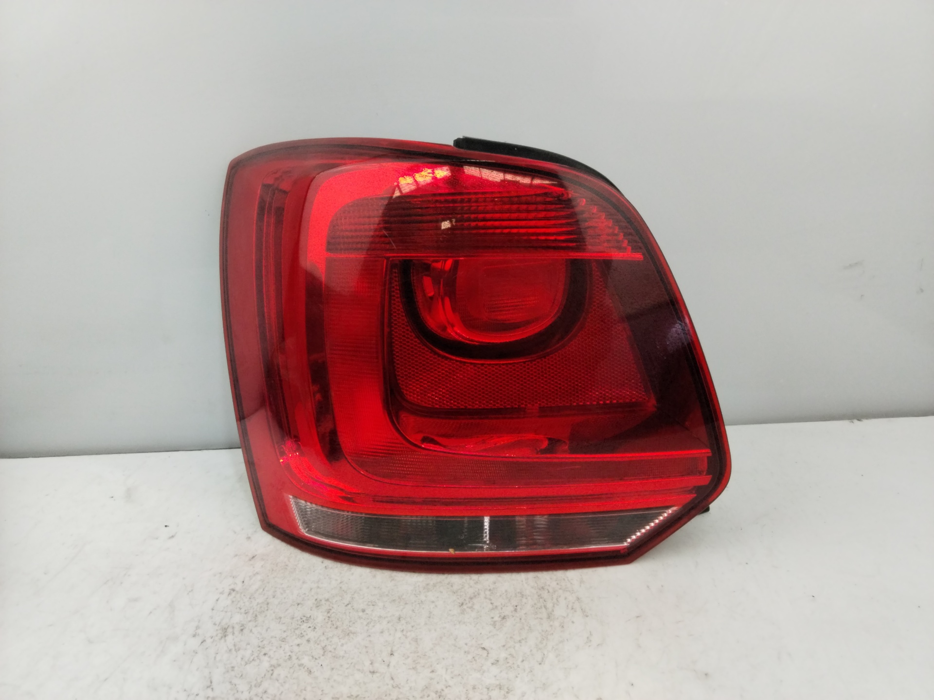 VOLKSWAGEN Polo 5 generation (2009-2017) Rear Left Taillight 6R0945257A 24699556