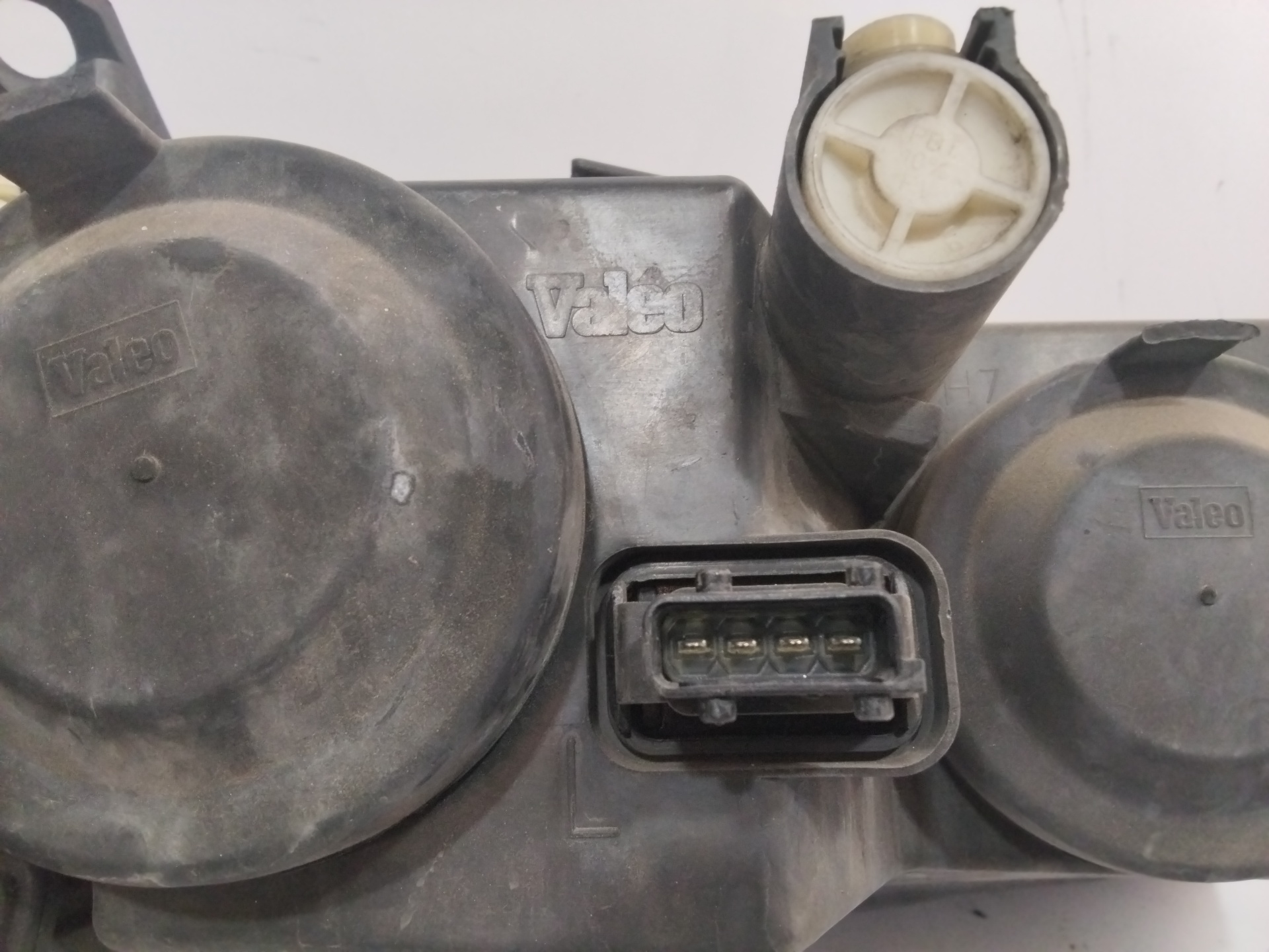 Faro izquierdo X18XE1 90586844 de Opel Vectra 1995-0