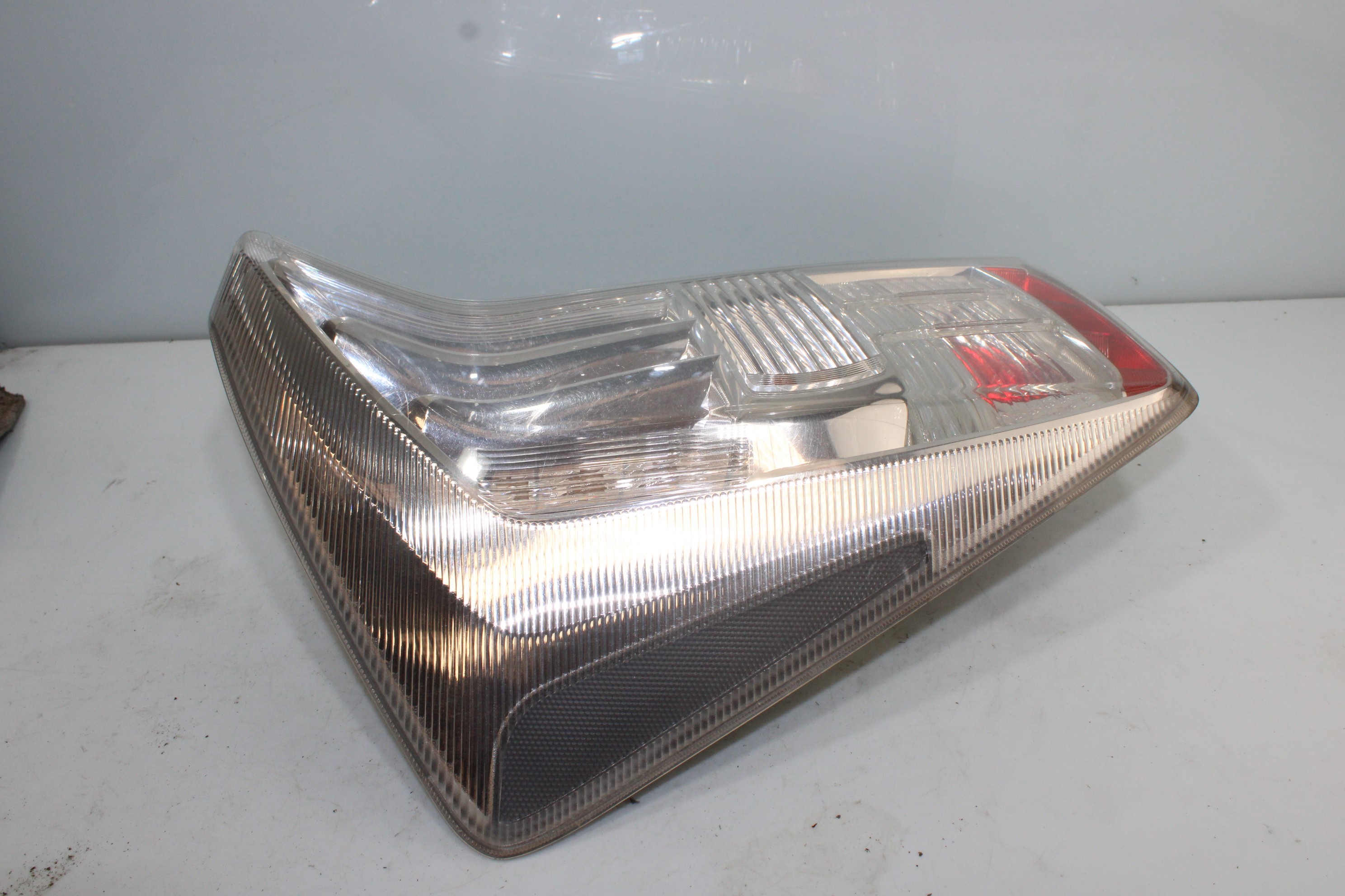 TOYOTA Prius 3 generation (XW30) (2009-2015) Rear Left Taillight E115336 25191254