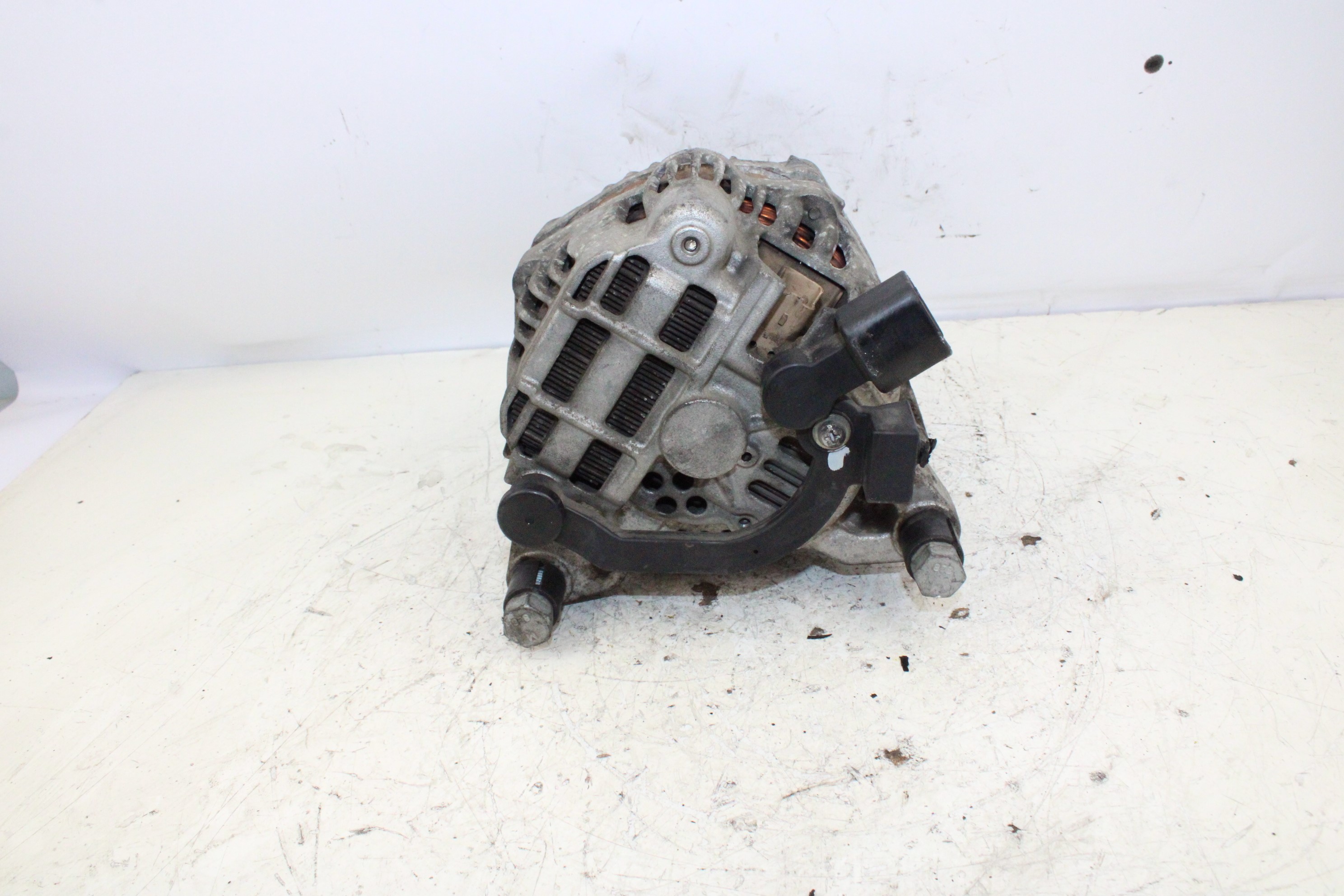 PEUGEOT 307 1 generation (2001-2008) Alternator 9649846880 23762749