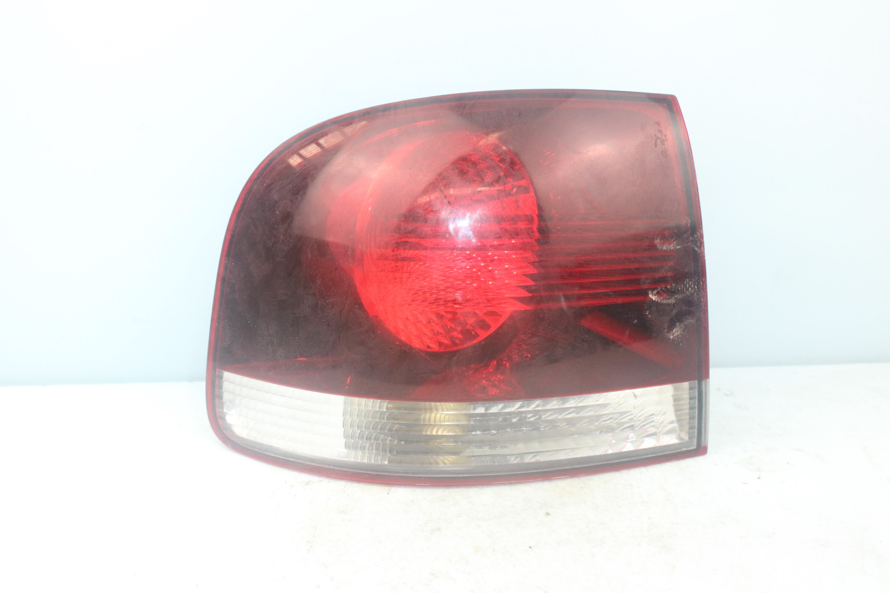 VOLKSWAGEN Touareg 1 generation (2002-2010) Rear Left Taillight 28259002 24059283