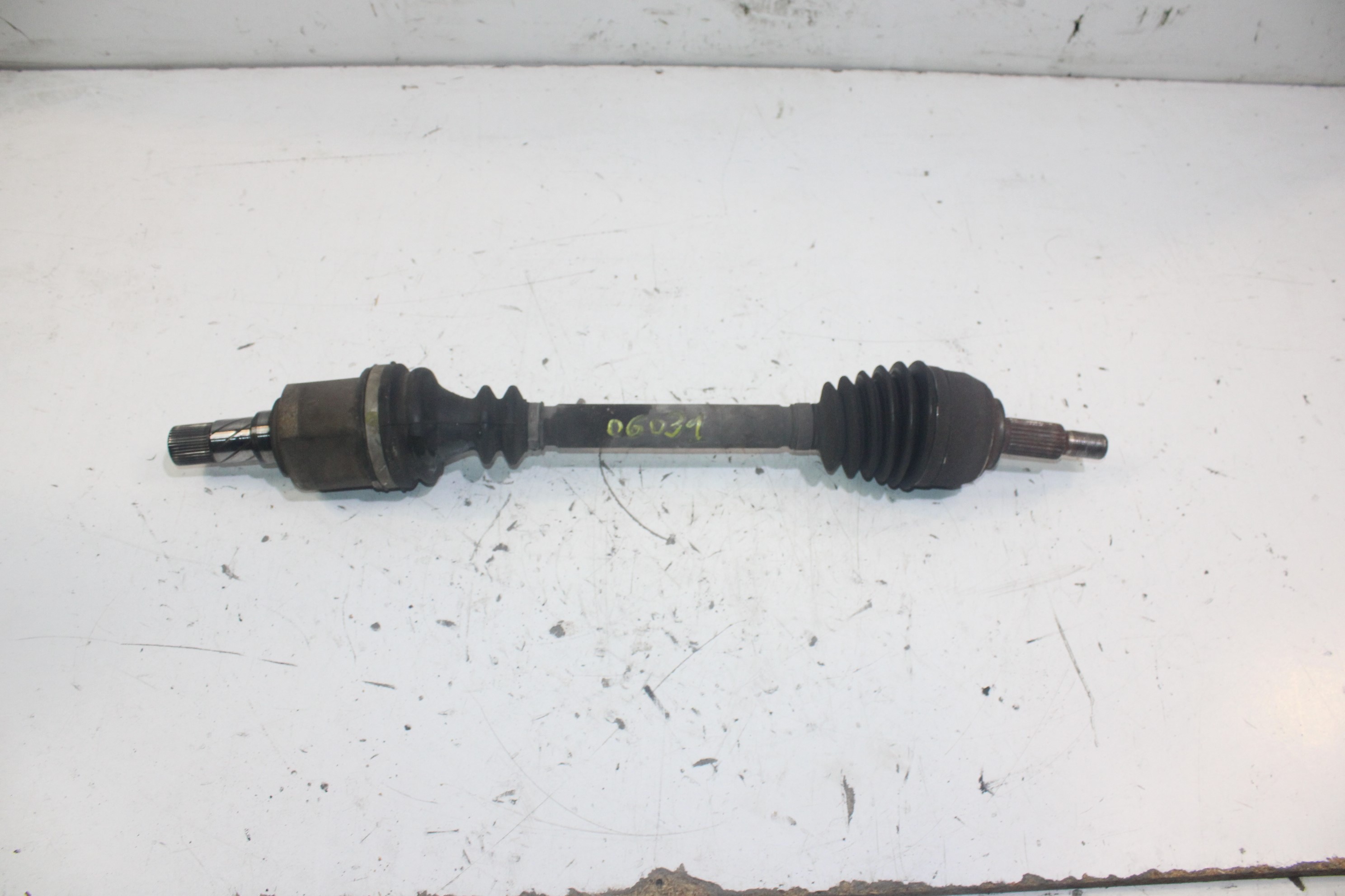 RENAULT Scenic 2 generation (2003-2010) Front Left Driveshaft NTIENEREFERENCIA 25181712