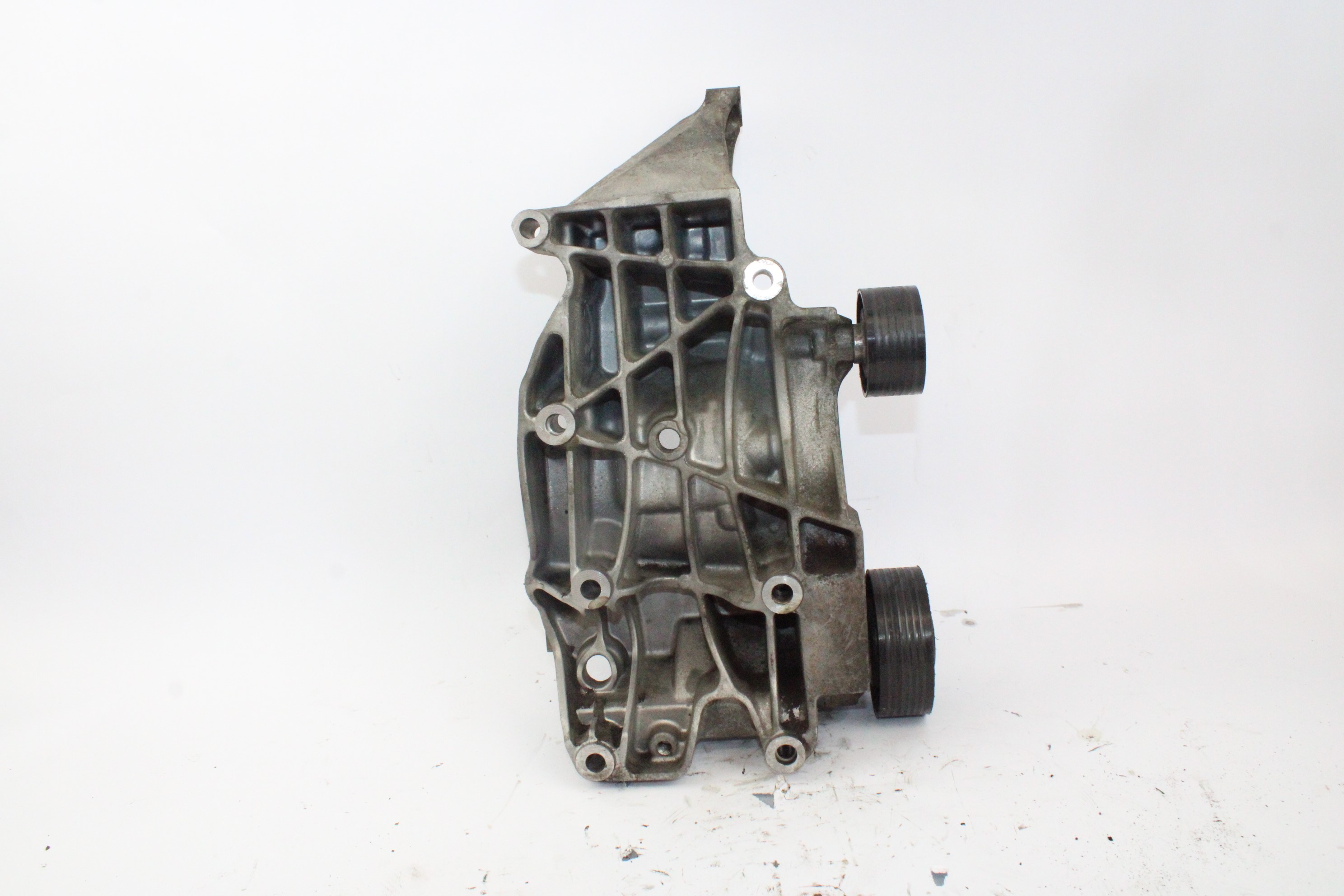 BMW 3 Series E90/E91/E92/E93 (2004-2013) Alternator bracket 1116780263902 23764796