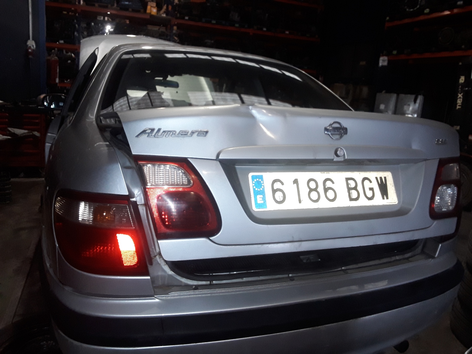 NISSAN Almera N16 (2000-2006) Bakre höger bakljuslampa 4880A 25178792