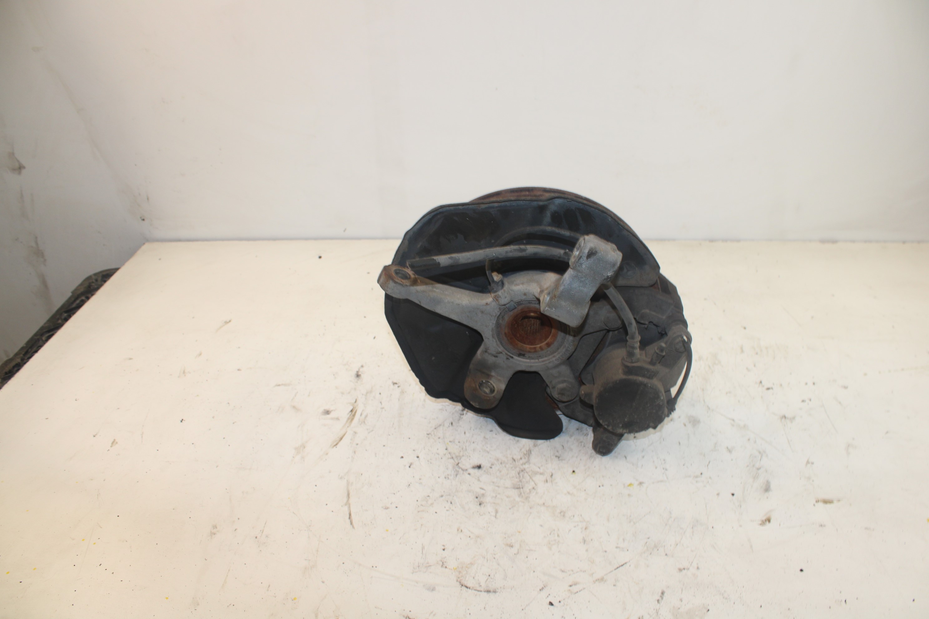 CHEVROLET B-Class W245 (2005-2011) Front Right Wheel Hub NOTIENEREFERENCIA 25188417