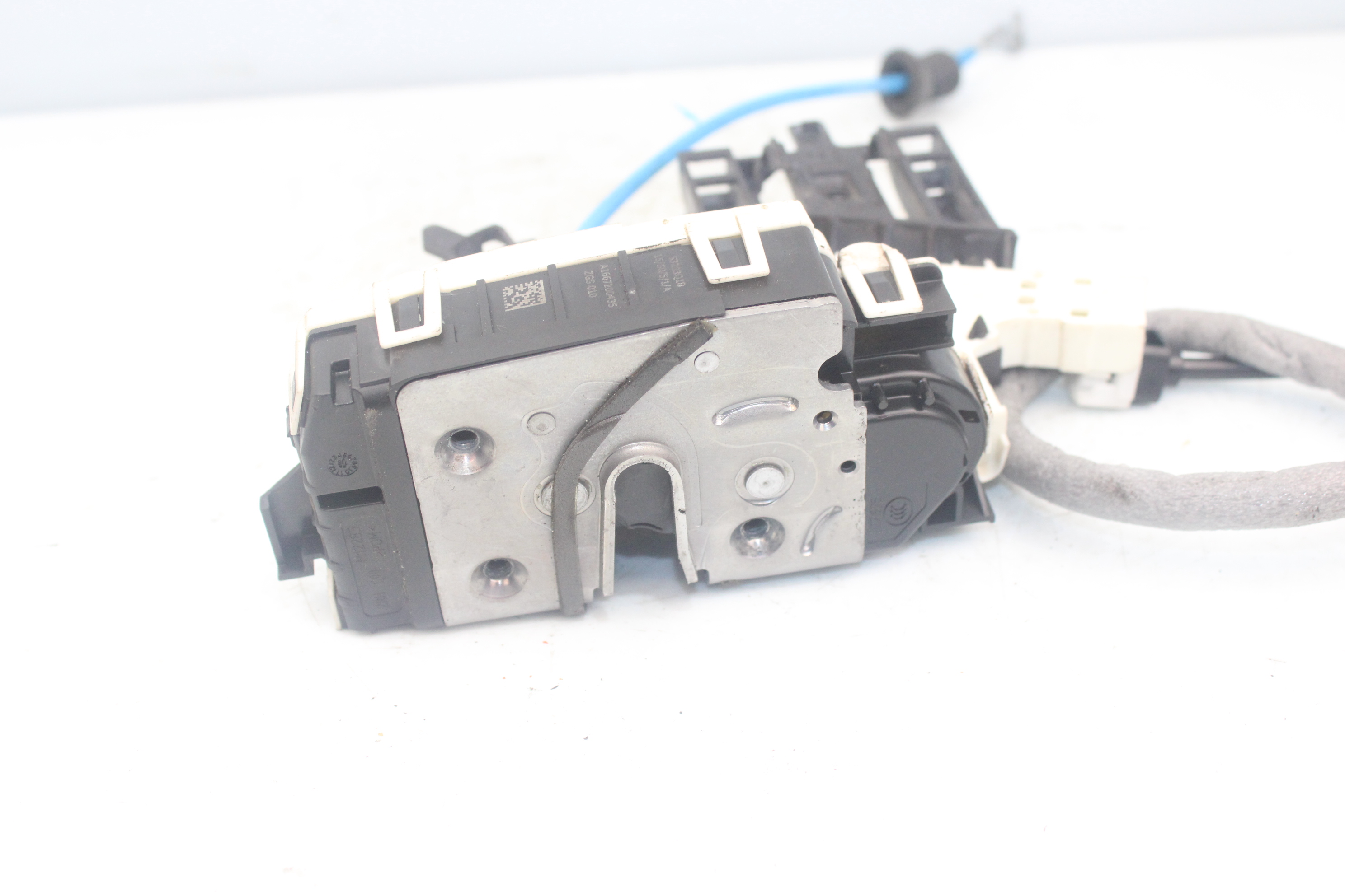 MERCEDES-BENZ A-Class W176 (2012-2018) Front Right Door Lock A1667200435 23768786