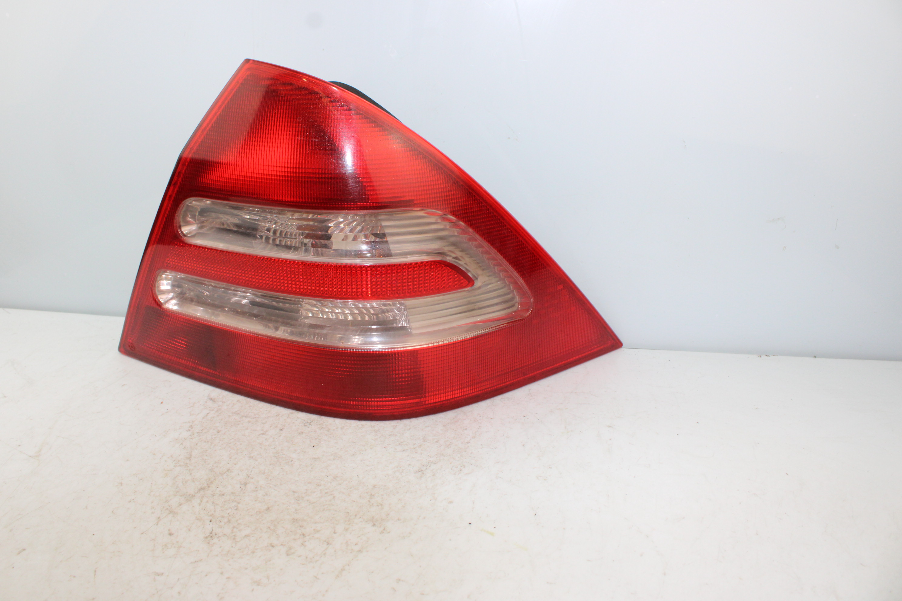 MERCEDES-BENZ C-Class W203/S203/CL203 (2000-2008) Rear Right Taillight Lamp NOTIENEREFERENCIA 25198860