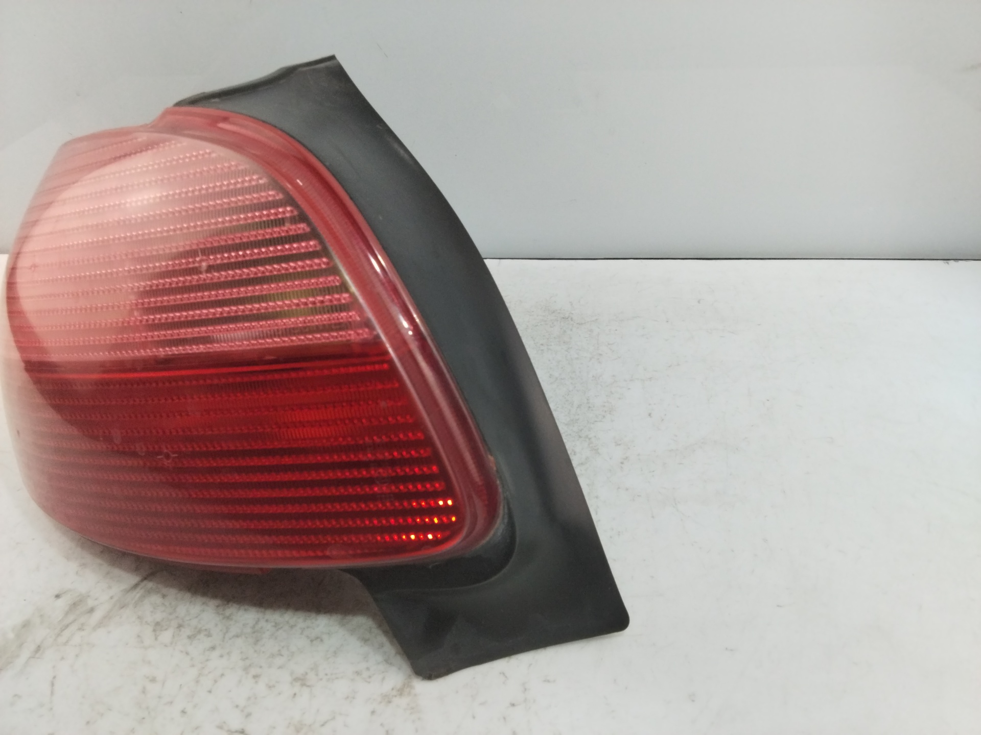 RENAULT 206 1 generation (1998-2009) Rear Left Taillight 2531G 25618037