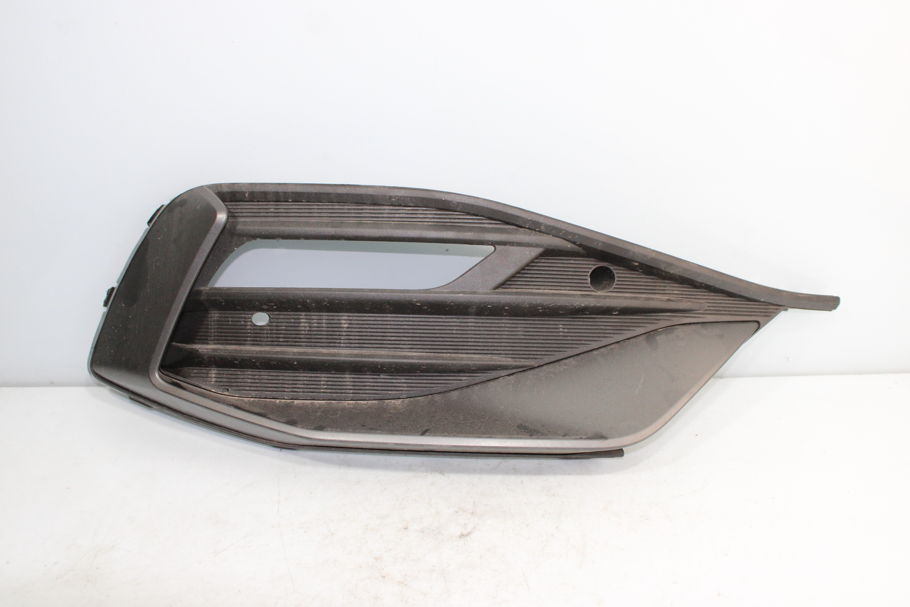 SEAT Alhambra 2 generation (2010-2021) Front Right Grill 5FA853666D 25191000