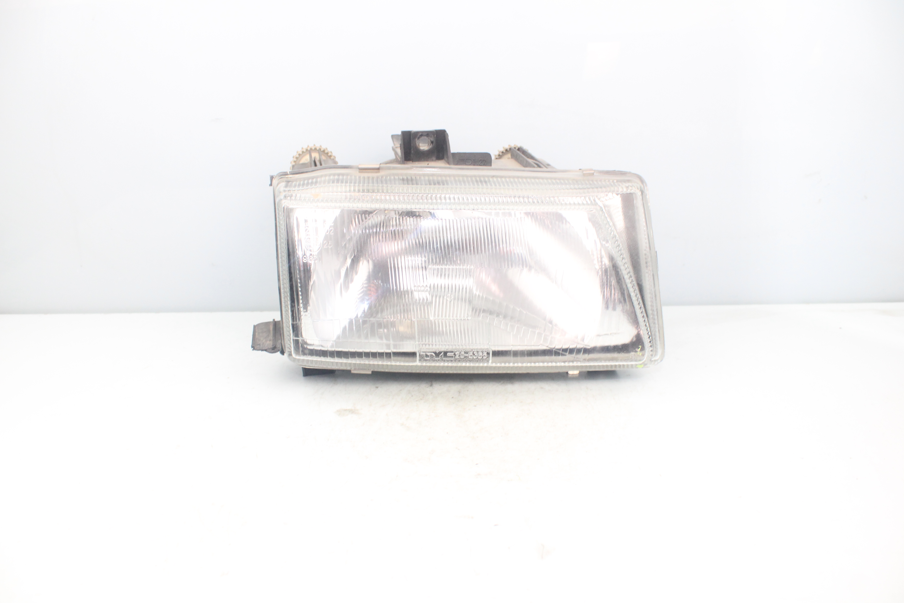 SEAT Ibiza 2 generation (1993-2002) Front Right Headlight 205365B 23790118