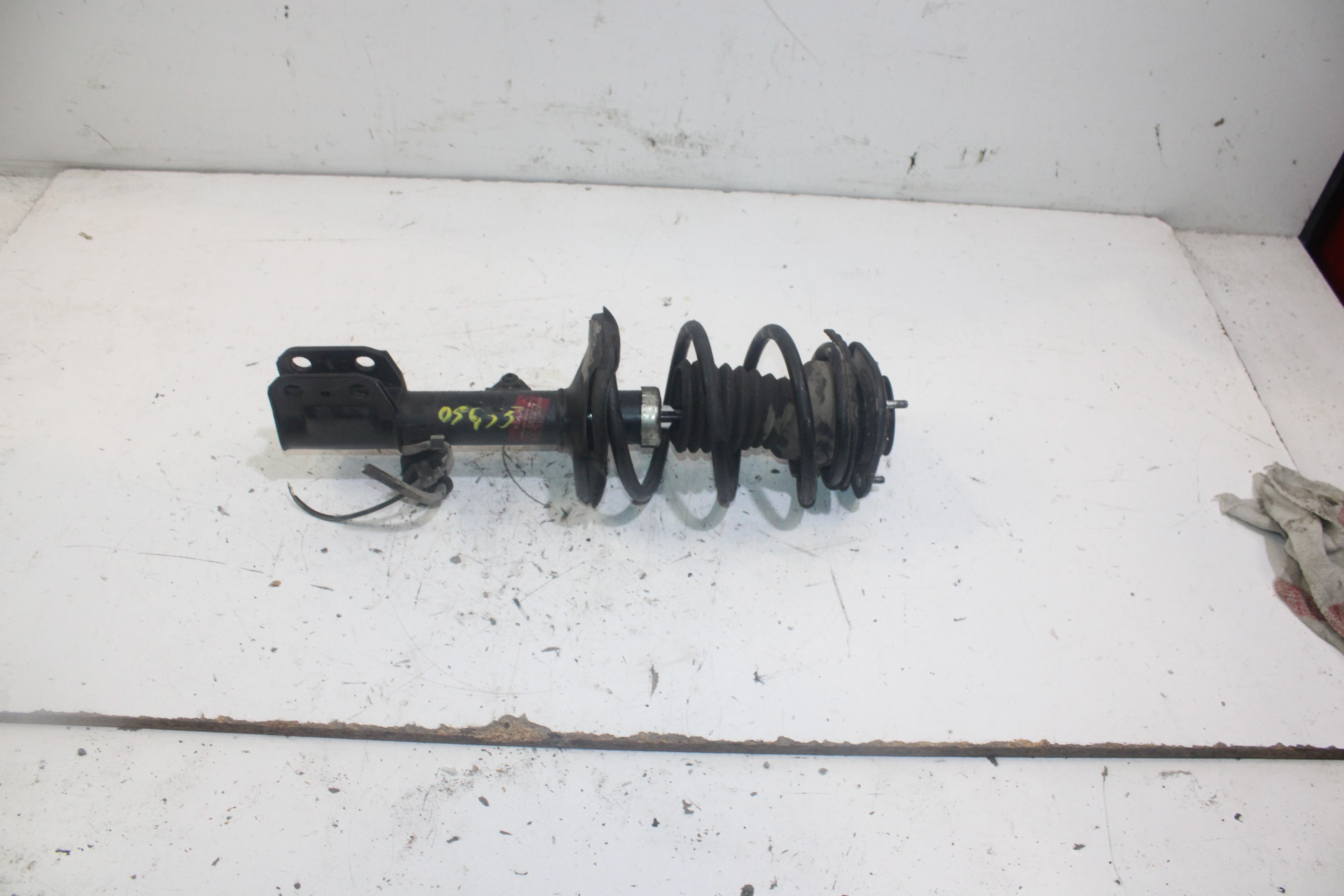 TOYOTA Corolla Verso 1 generation (2001-2009) Front Left Shock Absorber NOTIENEREFERENCIA 25181817