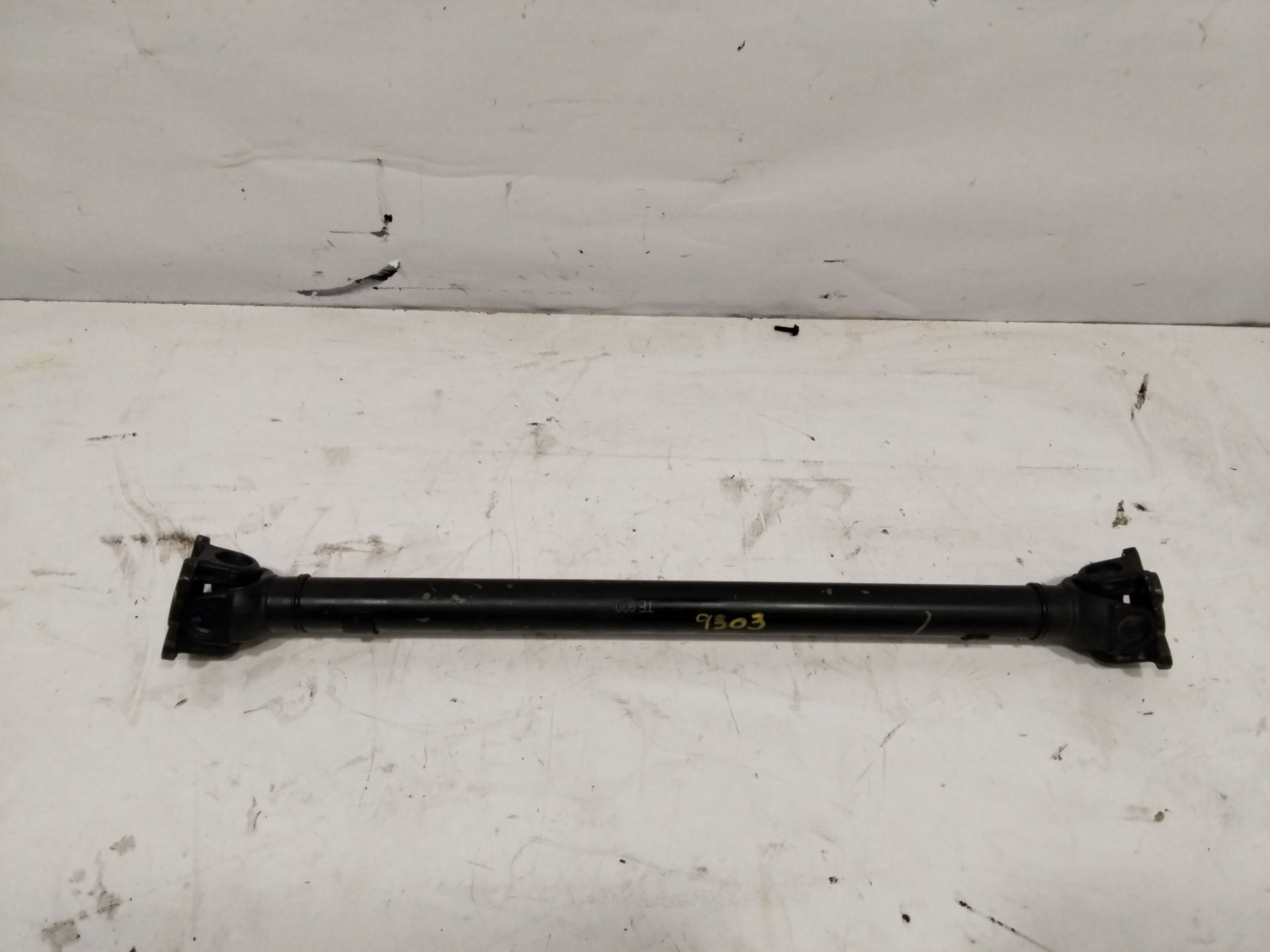 Zwischenwelle N57D30A,N57 26208628043 de Bmw Serie 5 2010-2011 con 570307 km - pieza usada