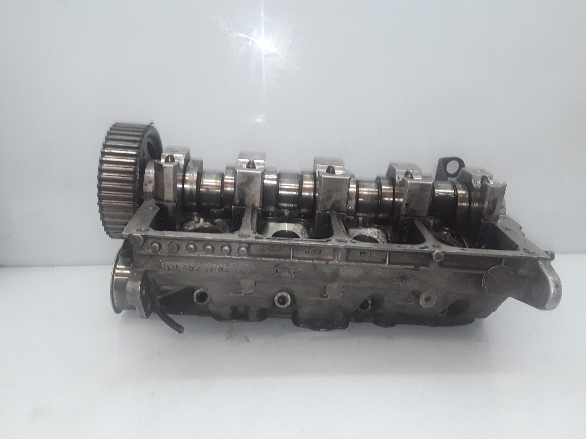 VOLKSWAGEN Passat B5 (1996-2005) Engine Cylinder Head 038103373C 19249525