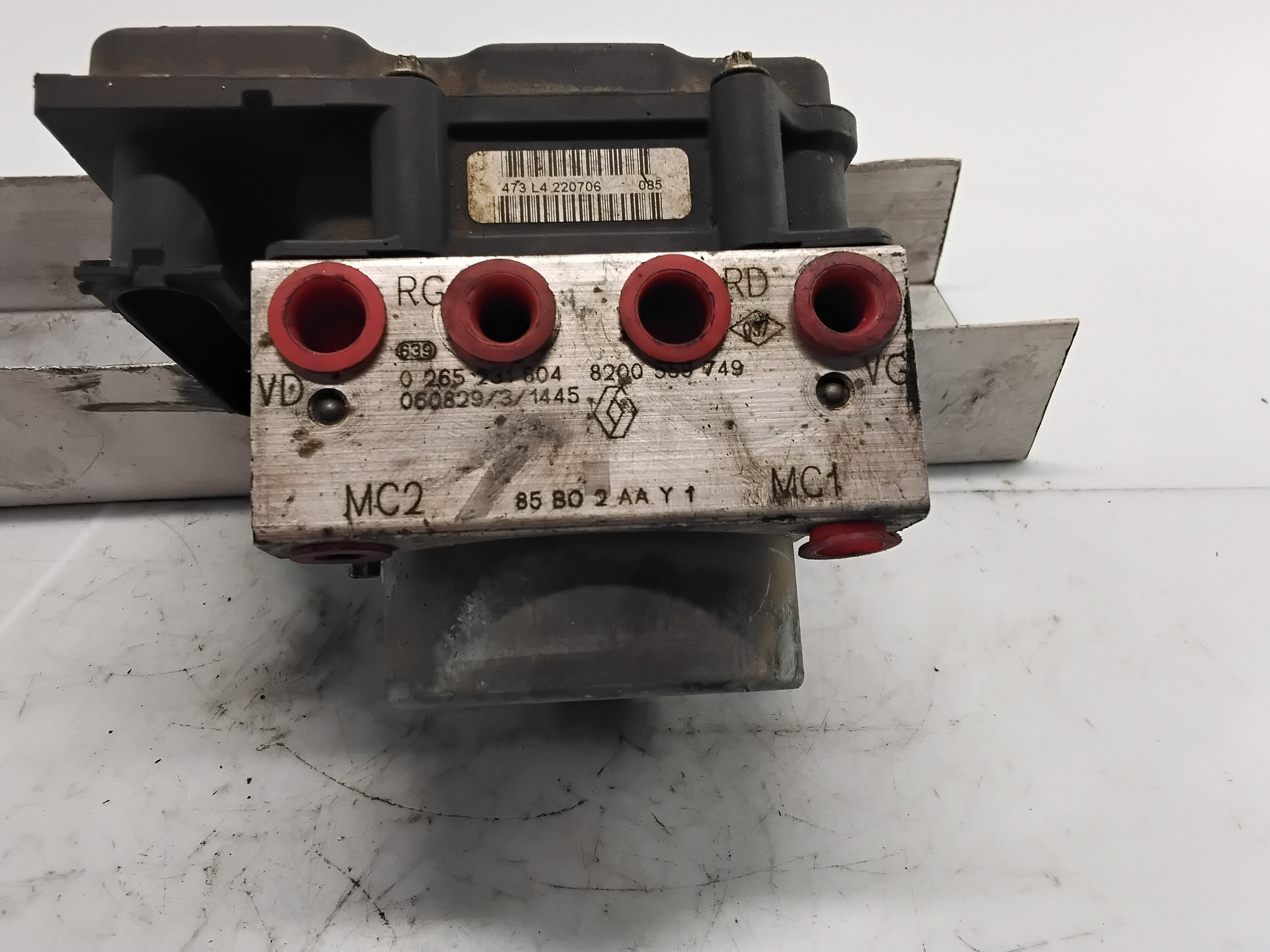 Abs 8200559749 de Renault Clio iii (br0/1, cr0/1) 2007-2006 - pieza usada