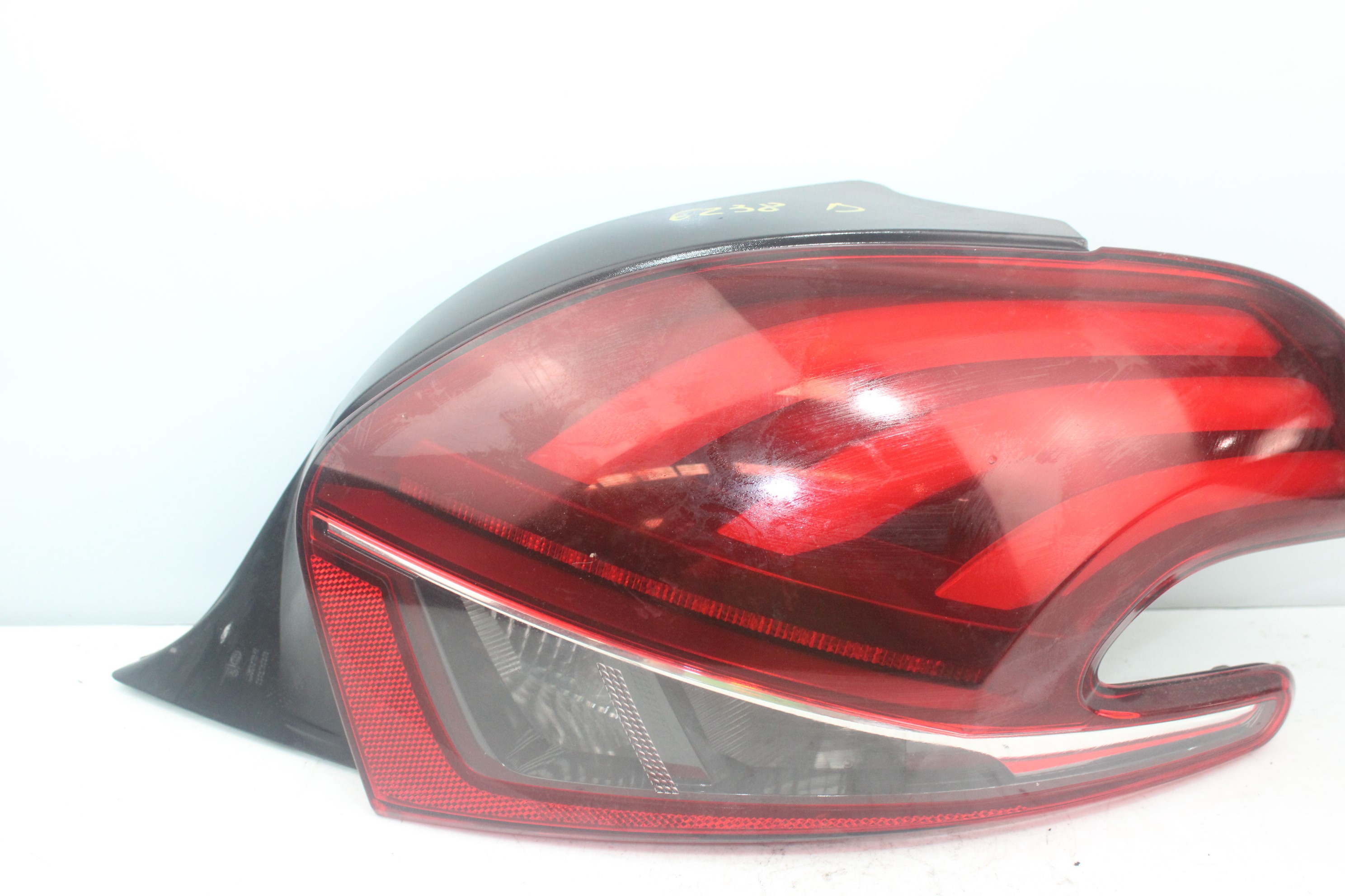 PEUGEOT 208 Peugeot 208 (2012-2015) Rear Right Taillight Lamp 98104305800 24064583