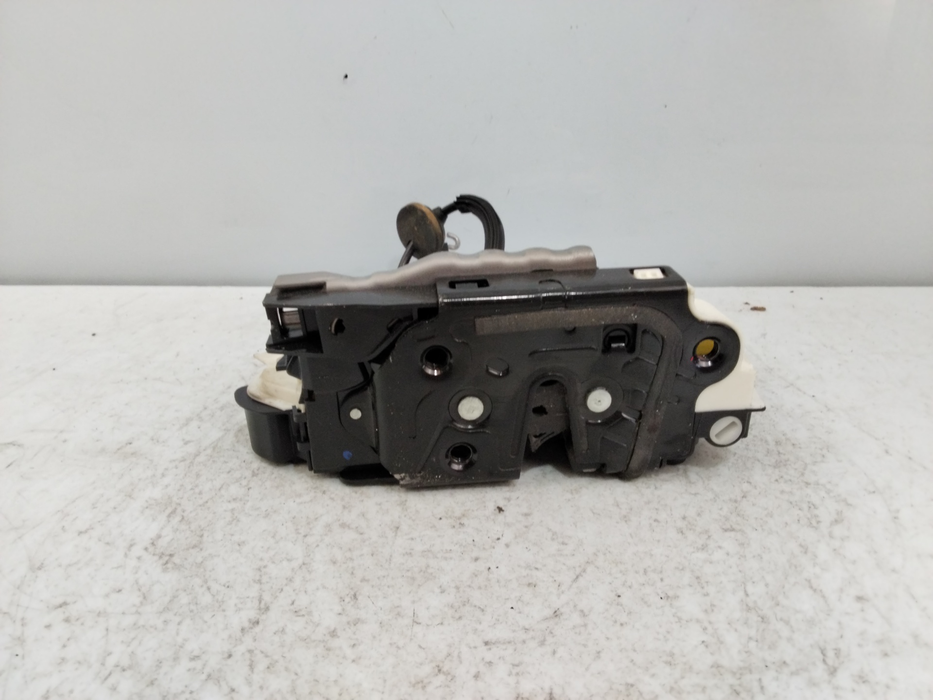 VOLKSWAGEN Tiguan 1 generation (2007-2017) Rear Left Door Lock 5N0839015J 25368360