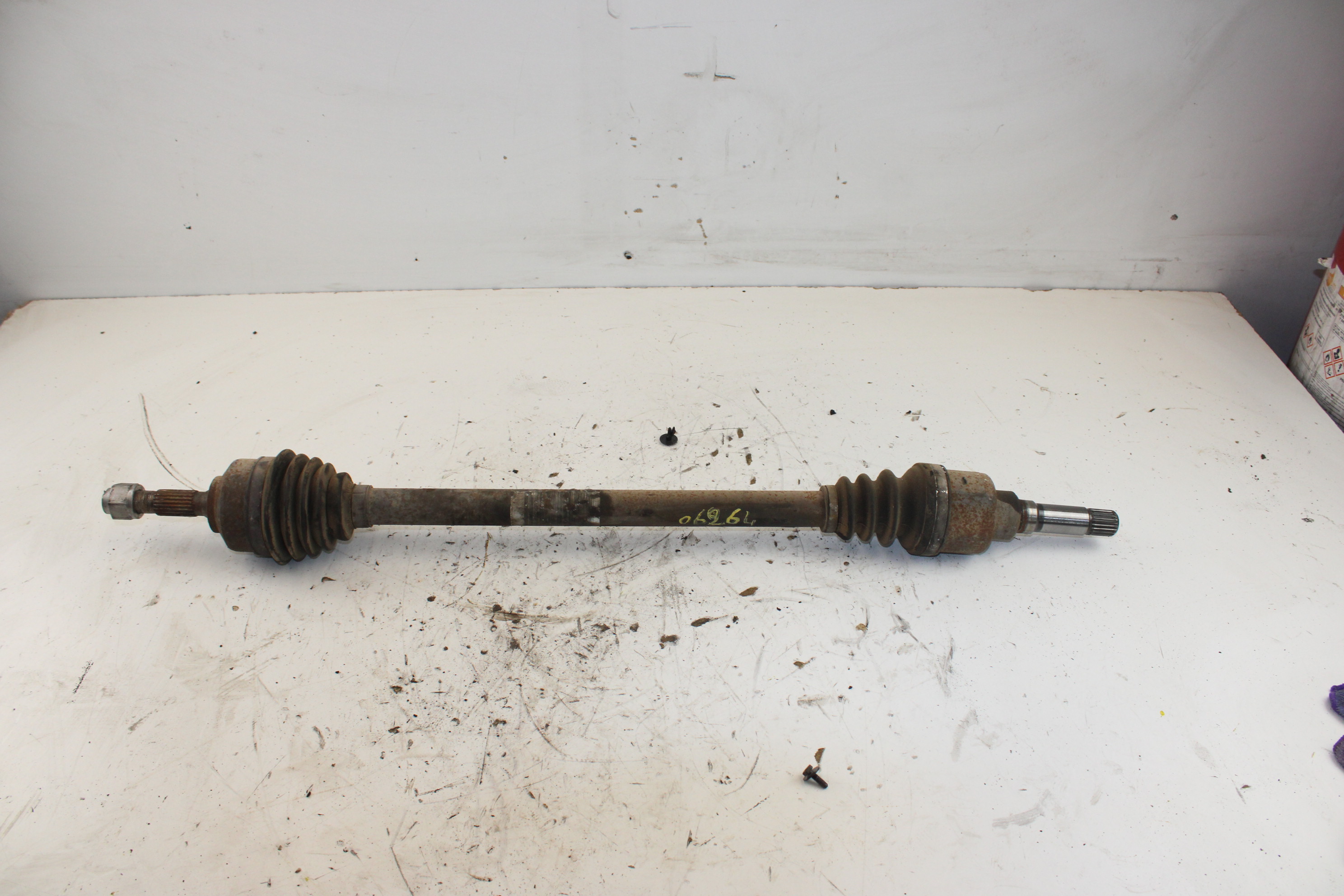 RENAULT Master 1 generation (1980-1997) Front Right Driveshaft NOTIENEREFERENCIA 25368060