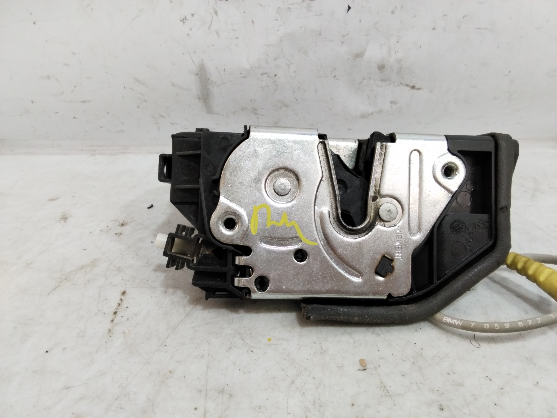Cerradura puerta delantera derecha N47D20A,N47D20C,D20A,N47DK0 7229458 de Bmw 1 (e81) 2006-2011 - pieza usada