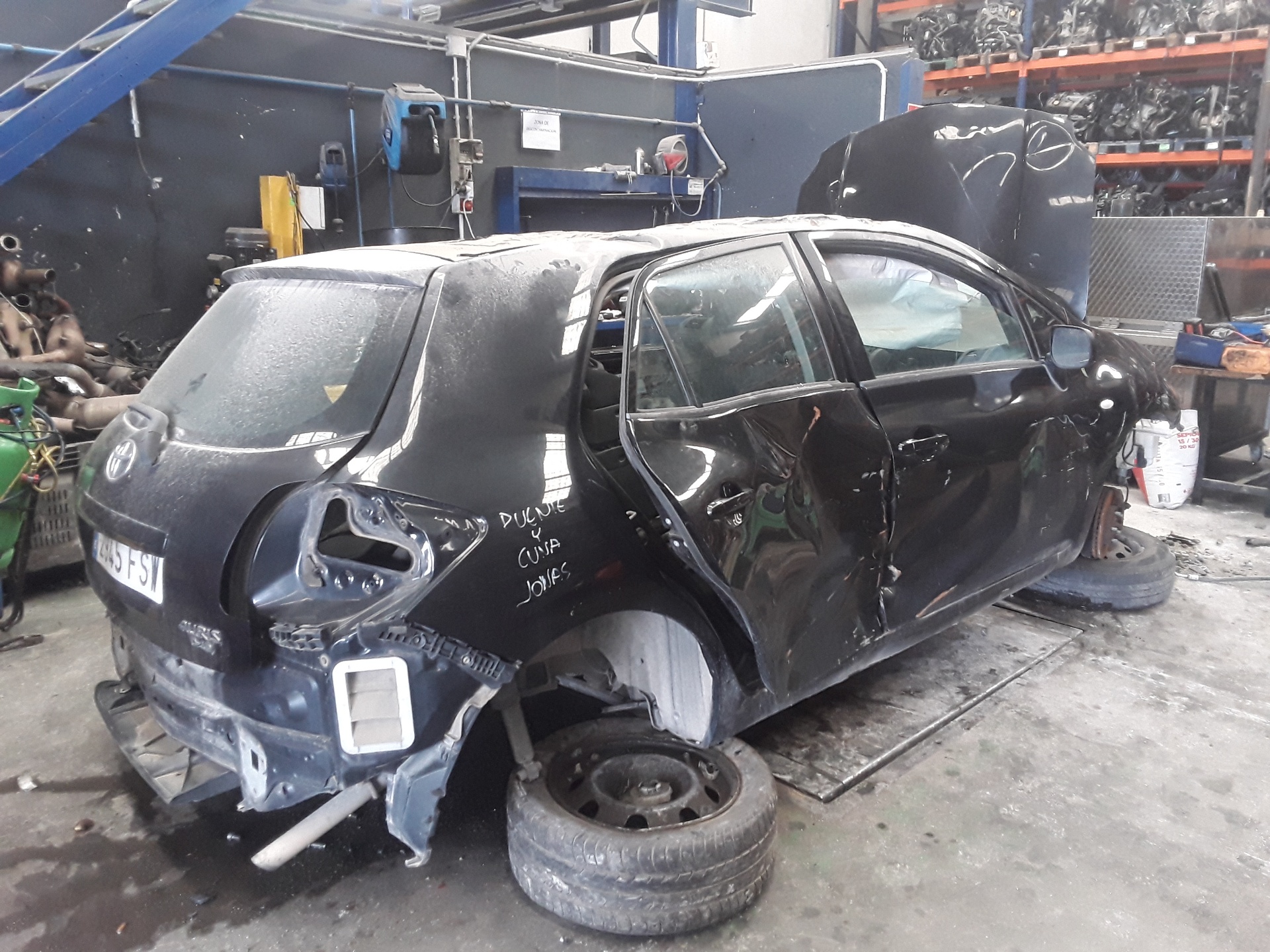 TOYOTA Auris 1 generation (2006-2012) Bal első ajtó zárja A046693 25191104