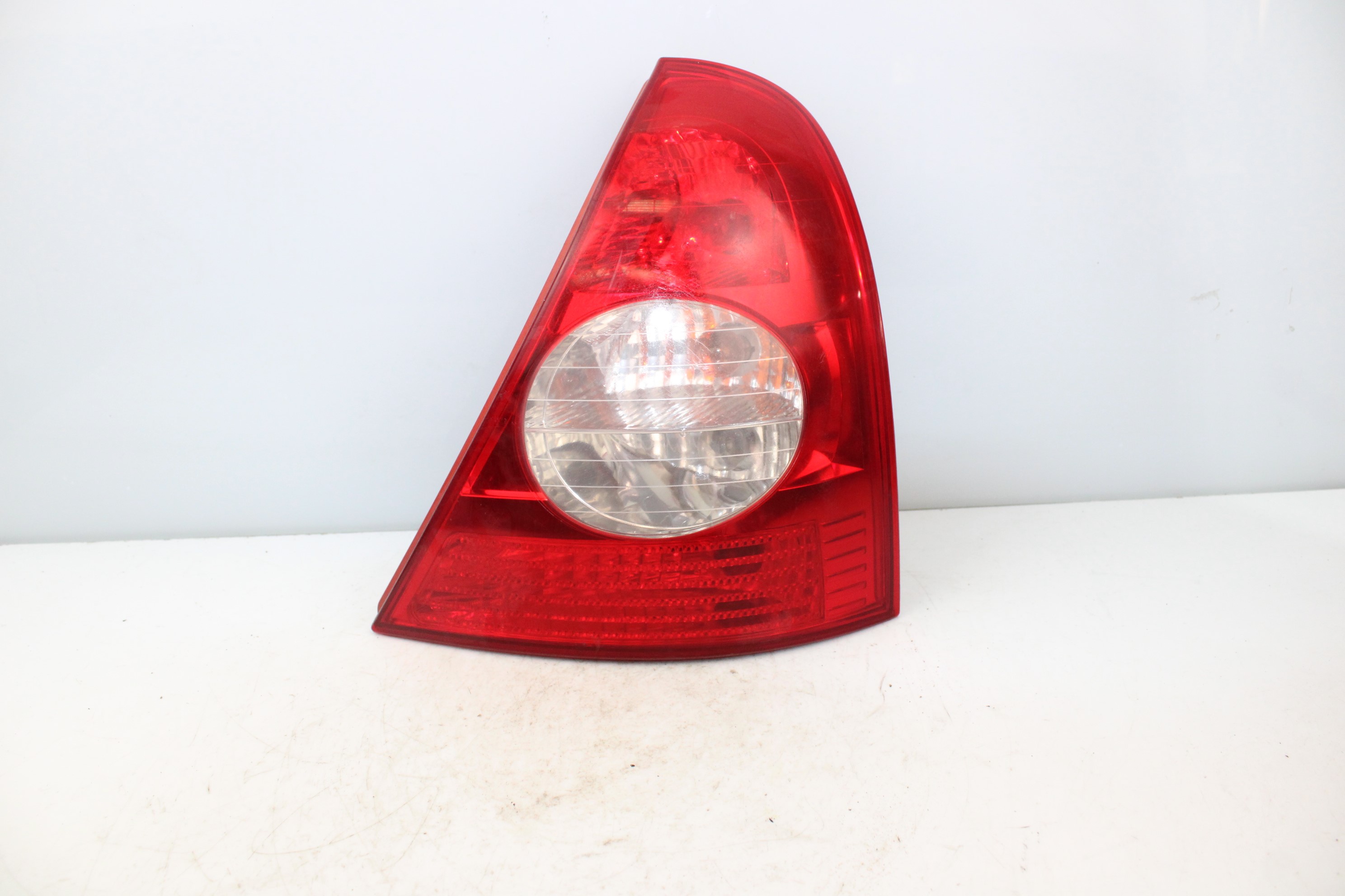 RENAULT Clio 3 generation (2005-2012) Rear Right Taillight Lamp 8200071414 23784982