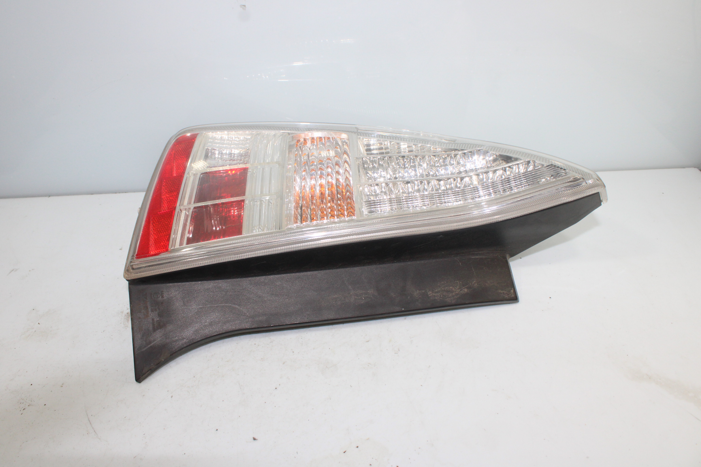 TOYOTA Prius 3 generation (XW30) (2009-2015) Rear Left Taillight E115336 25191254