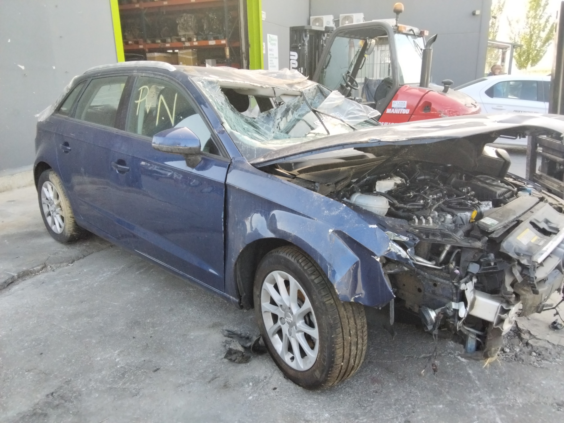 AUDI A3 8V (2012-2020) Другие внутренние детали 8V0947135B 26032478