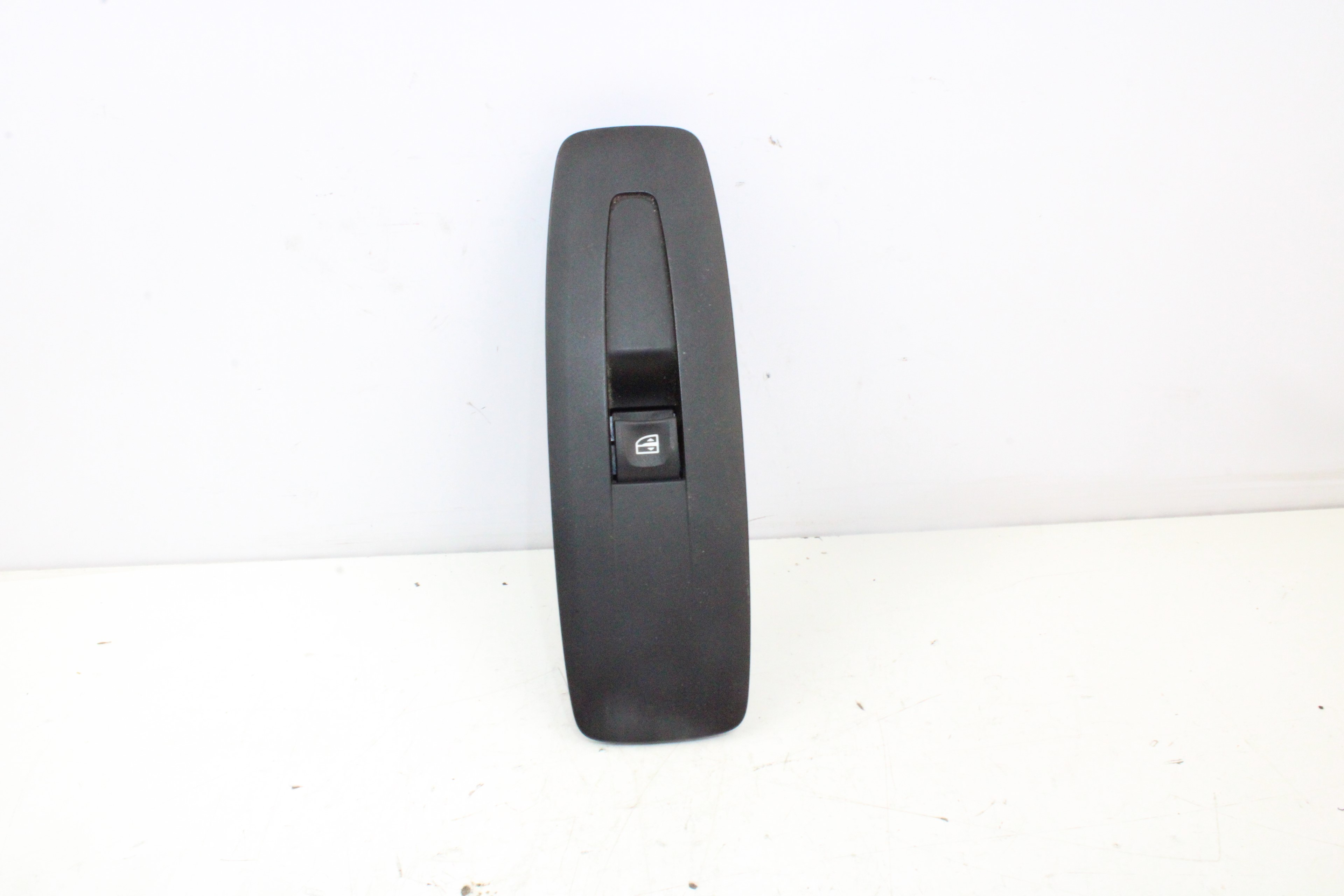 RENAULT Megane 3 generation (2008-2020) Front Right Door Window Switch 809605274R 19373175