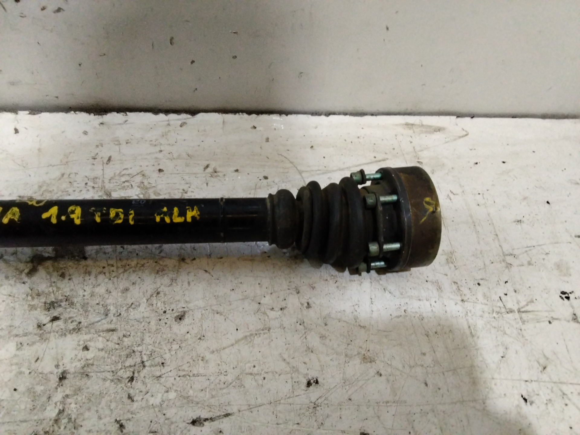 SKODA Octavia 1 generation (1996-2010) Front Right Driveshaft NOREF 25267371