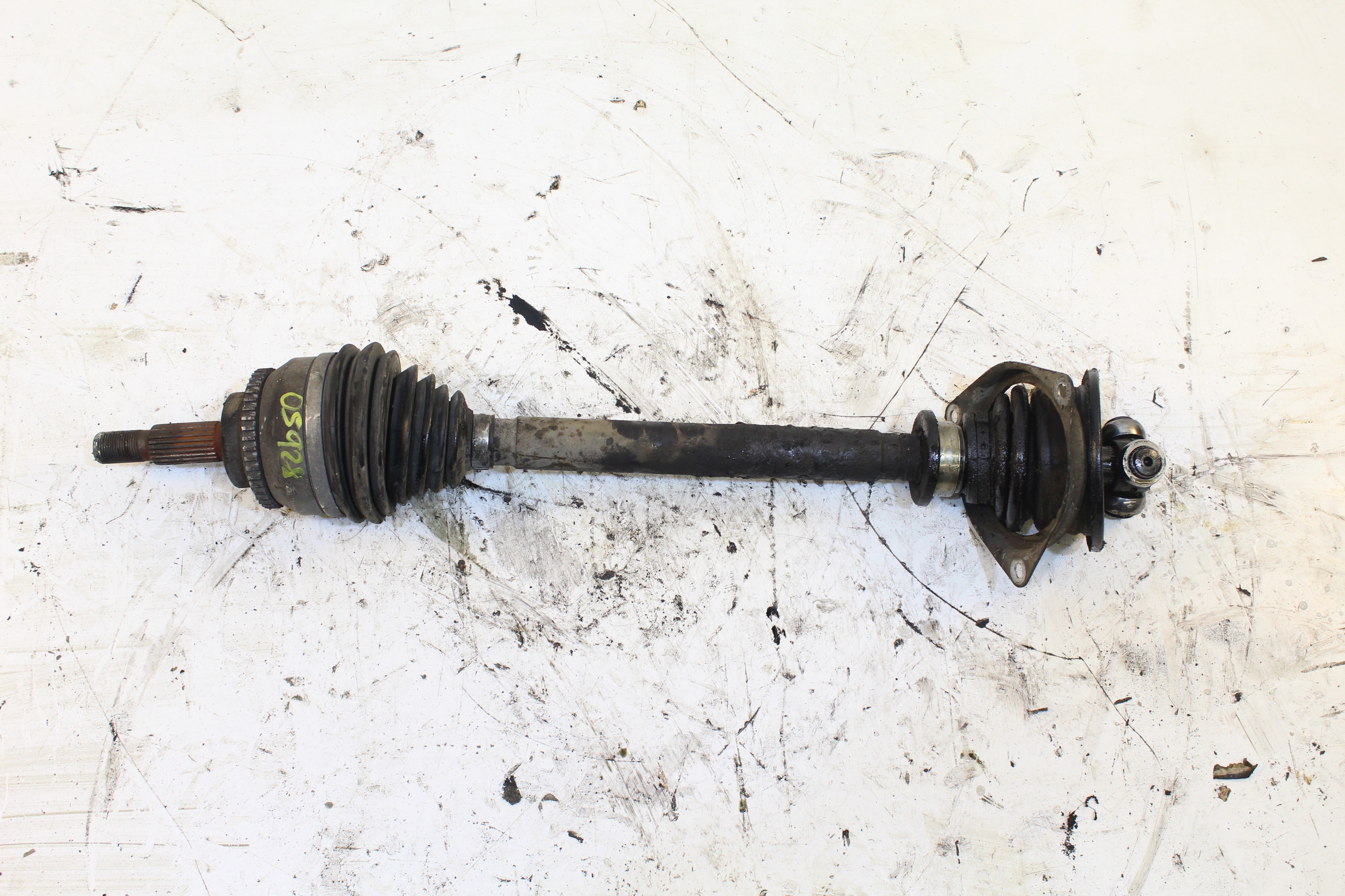 RENAULT Megane 1 generation (1995-2003) Front Left Driveshaft NOTIENEREFERENCIA 25181100