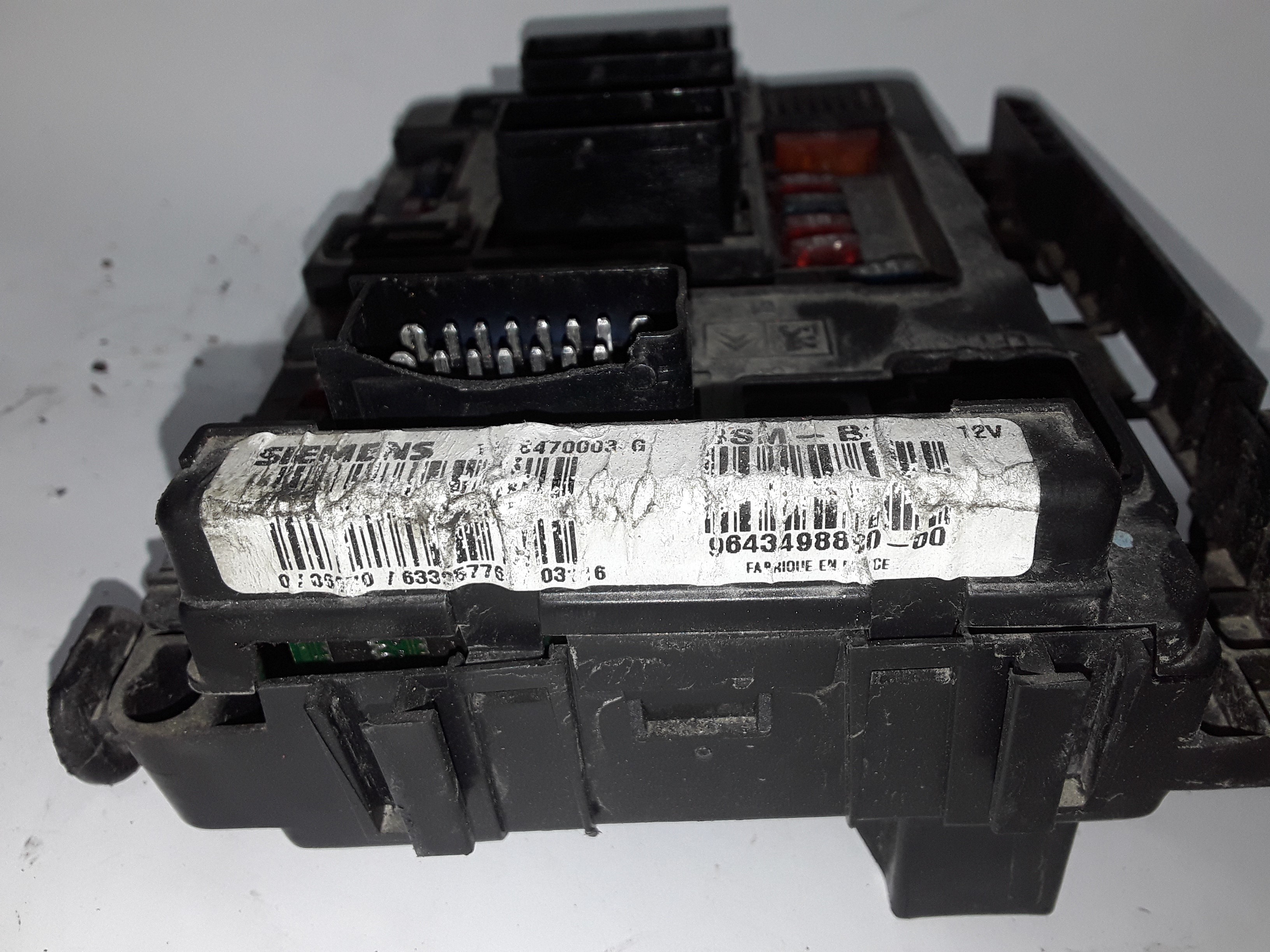 Caja de relés / fusibles 964349888000 de Citroen Xsara 1999-2011 - pieza usada
