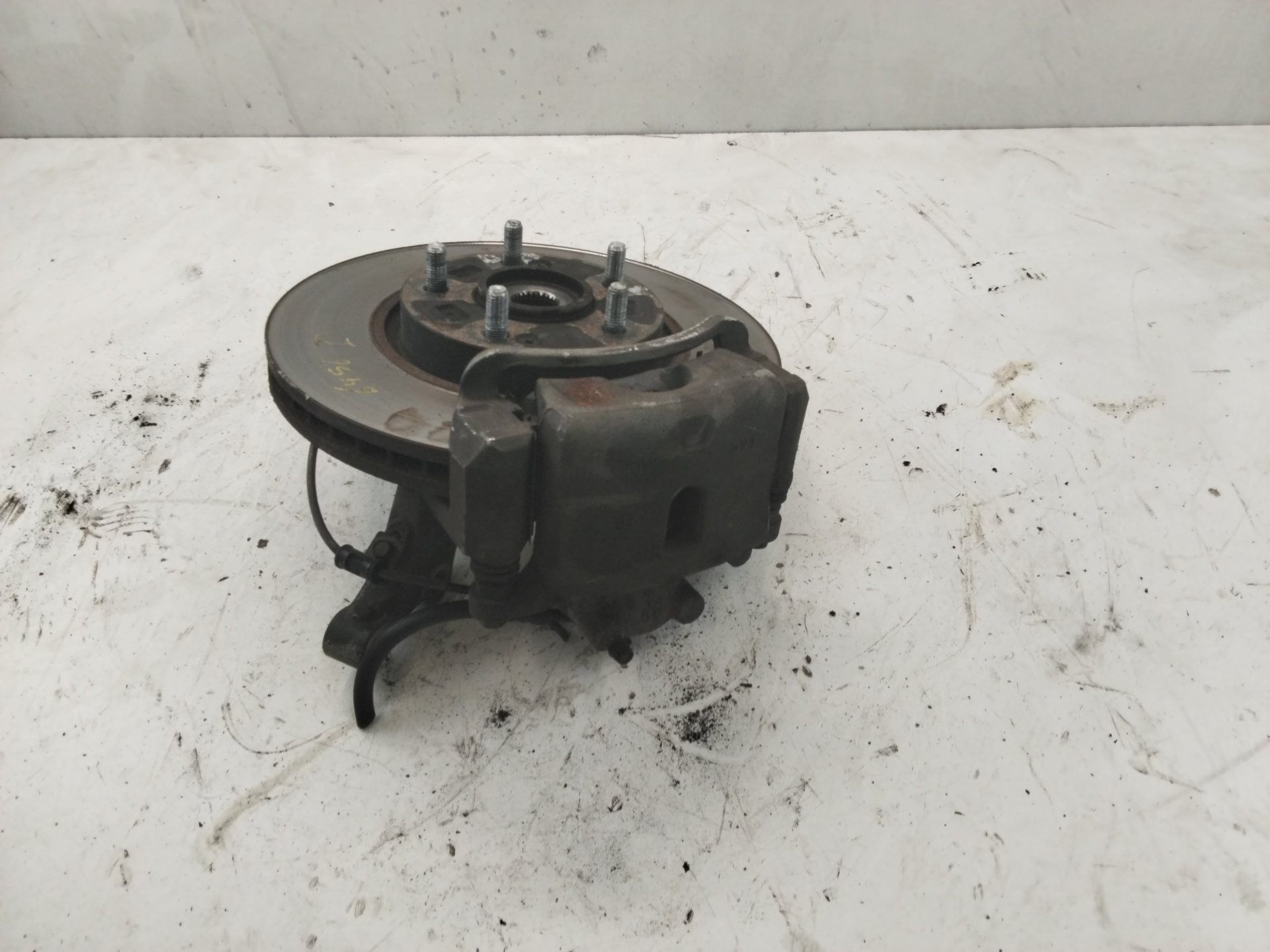 HYUNDAI i40 VF (1 generation) (2011-2020) Front Left Wheel Hub NOTIENEREFERENCIA 25191248