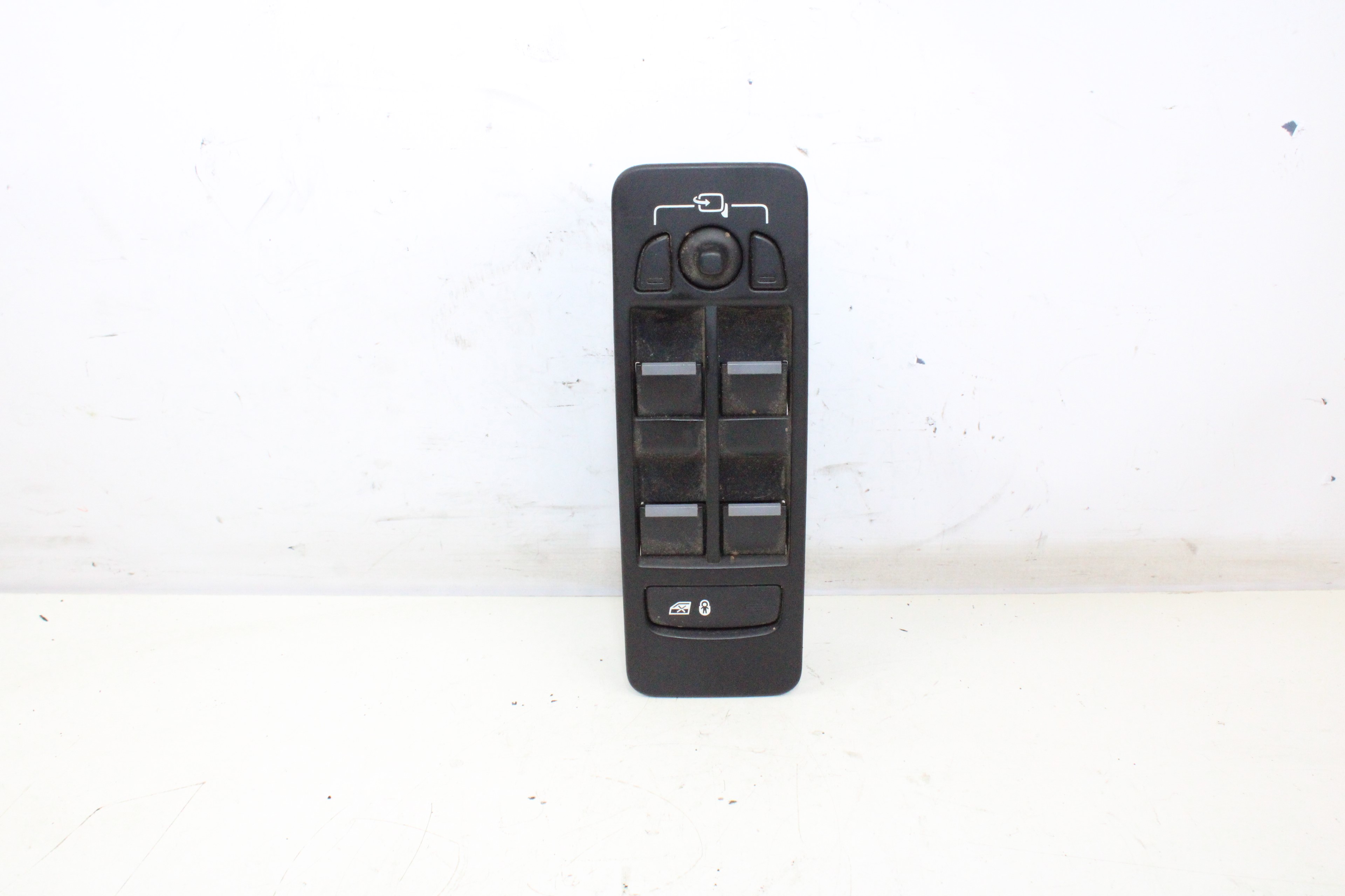 LAND ROVER Discovery Sport 1 generation (2014-2024) Кнопка стеклоподъемника передней левой двери FK7214540AC 25158052