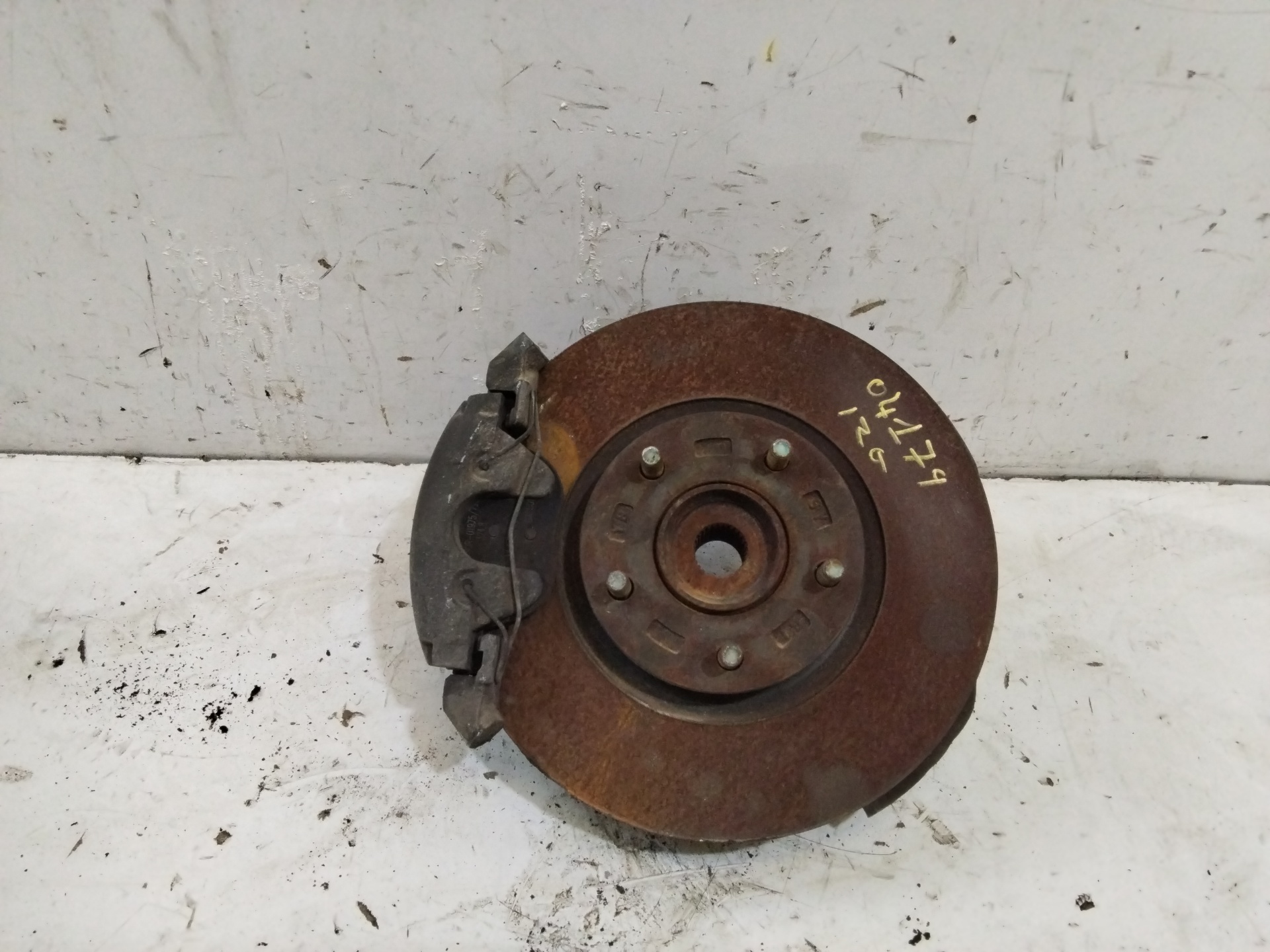 MAZDA 5 2 generation (2010-2015) Front Left Wheel Hub NOREF 25265409