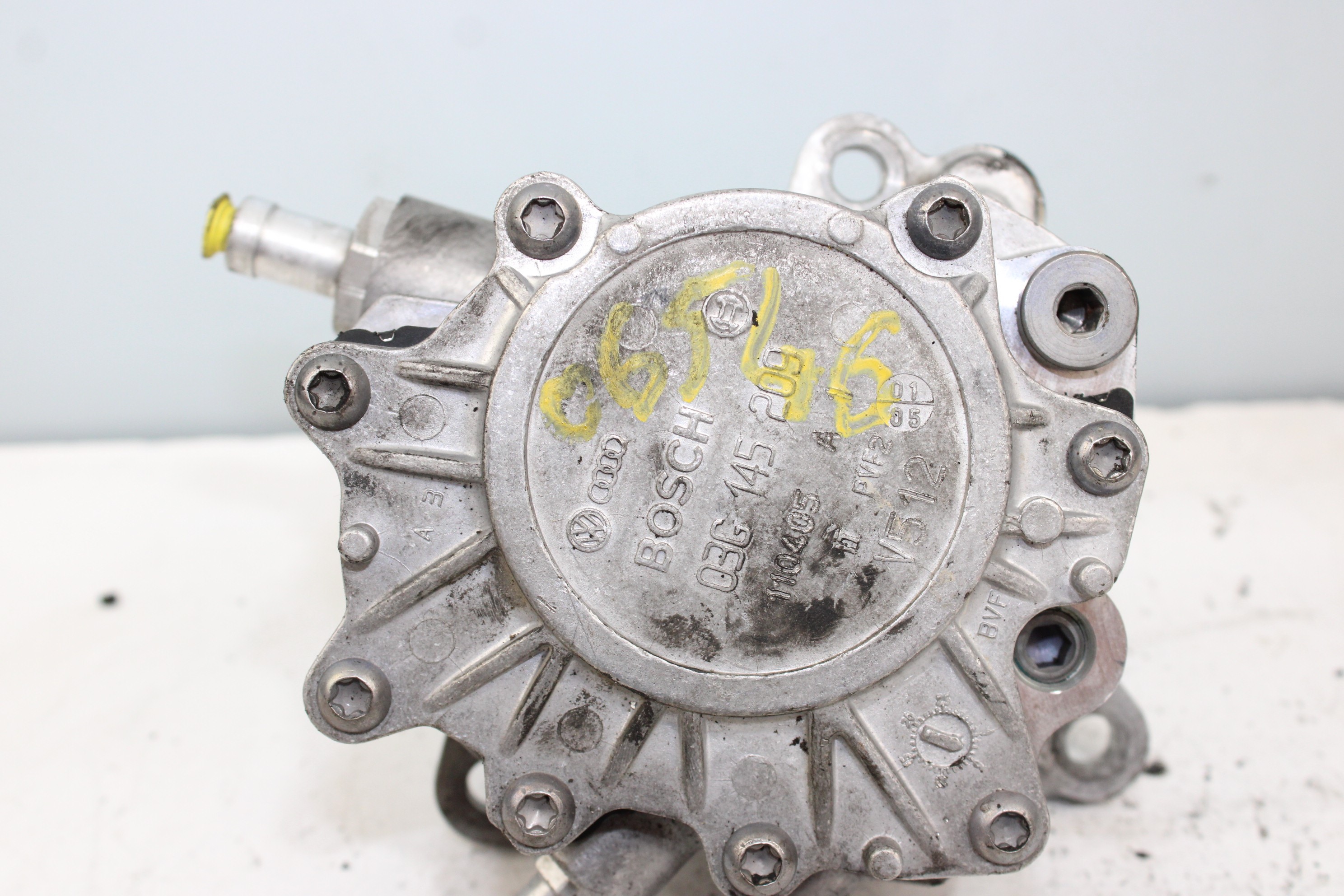 AUDI A4 B7/8E (2004-2008) Vacuum Pump 03G145209 25279970