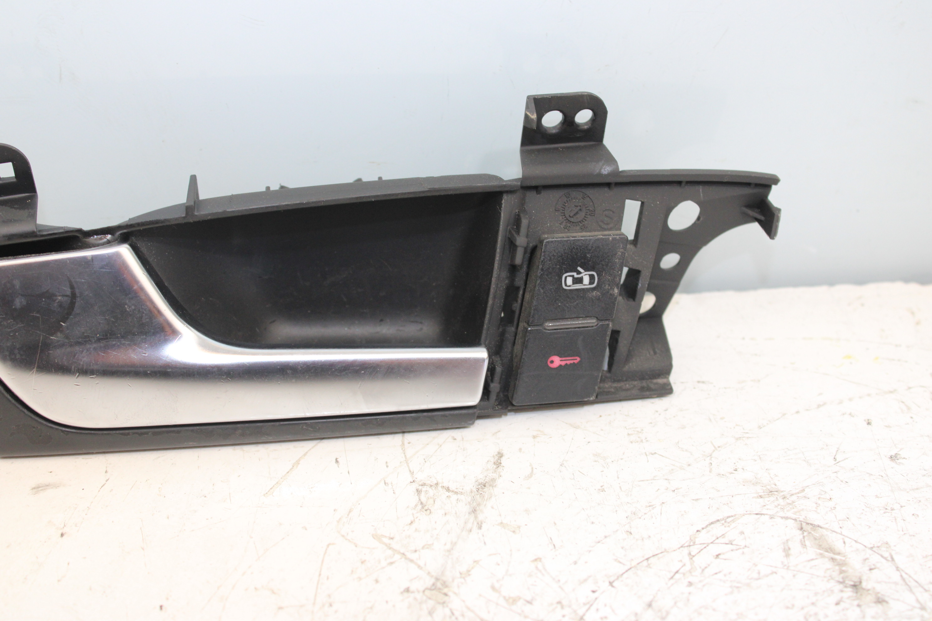 AUDI A3 8P (2003-2013) Front Left Door Interior Handle Frame 8P4837019 25307940