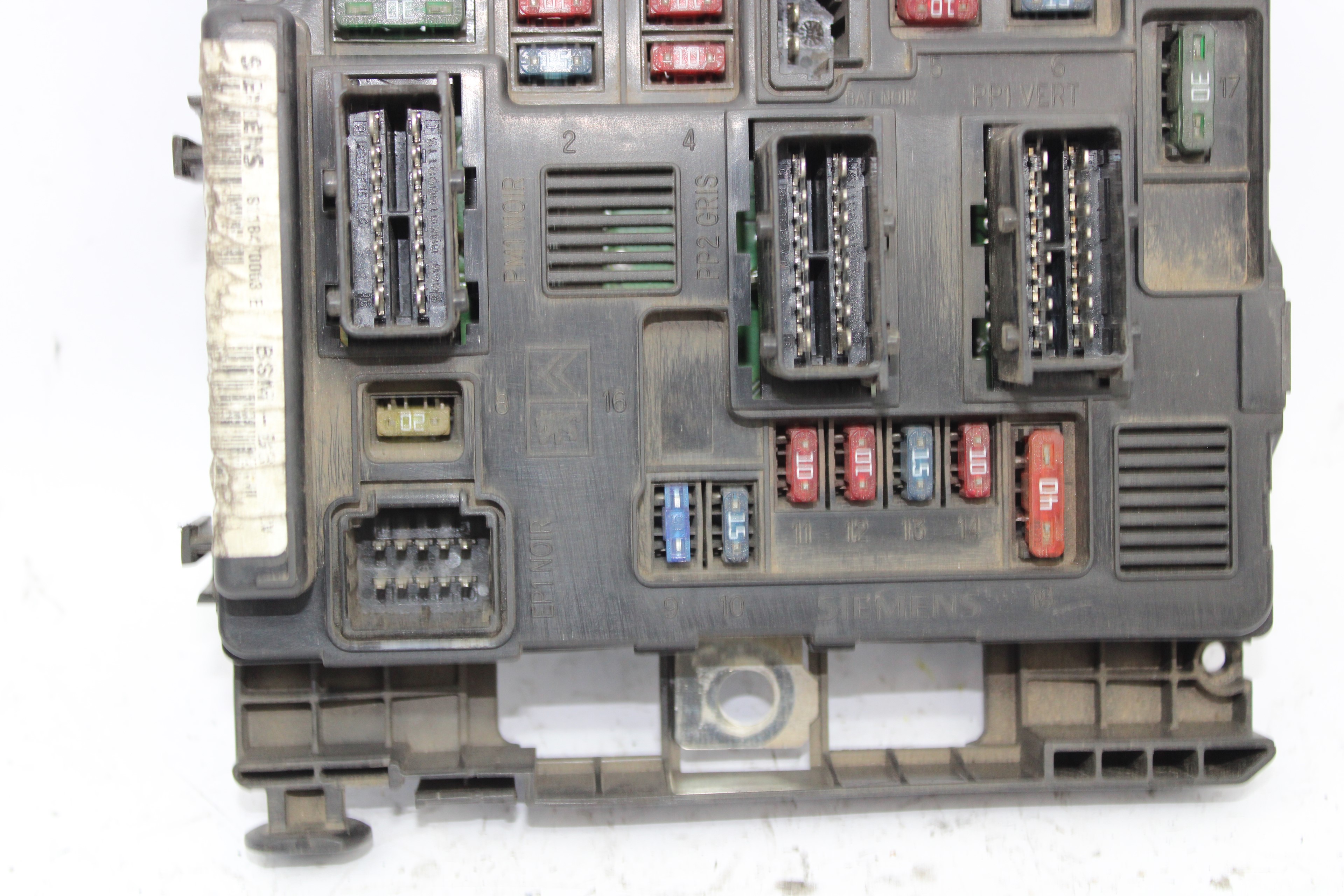 Caja de relés / fusibles 964349888000 de Citroen Xsara 1999-2011 - pieza usada
