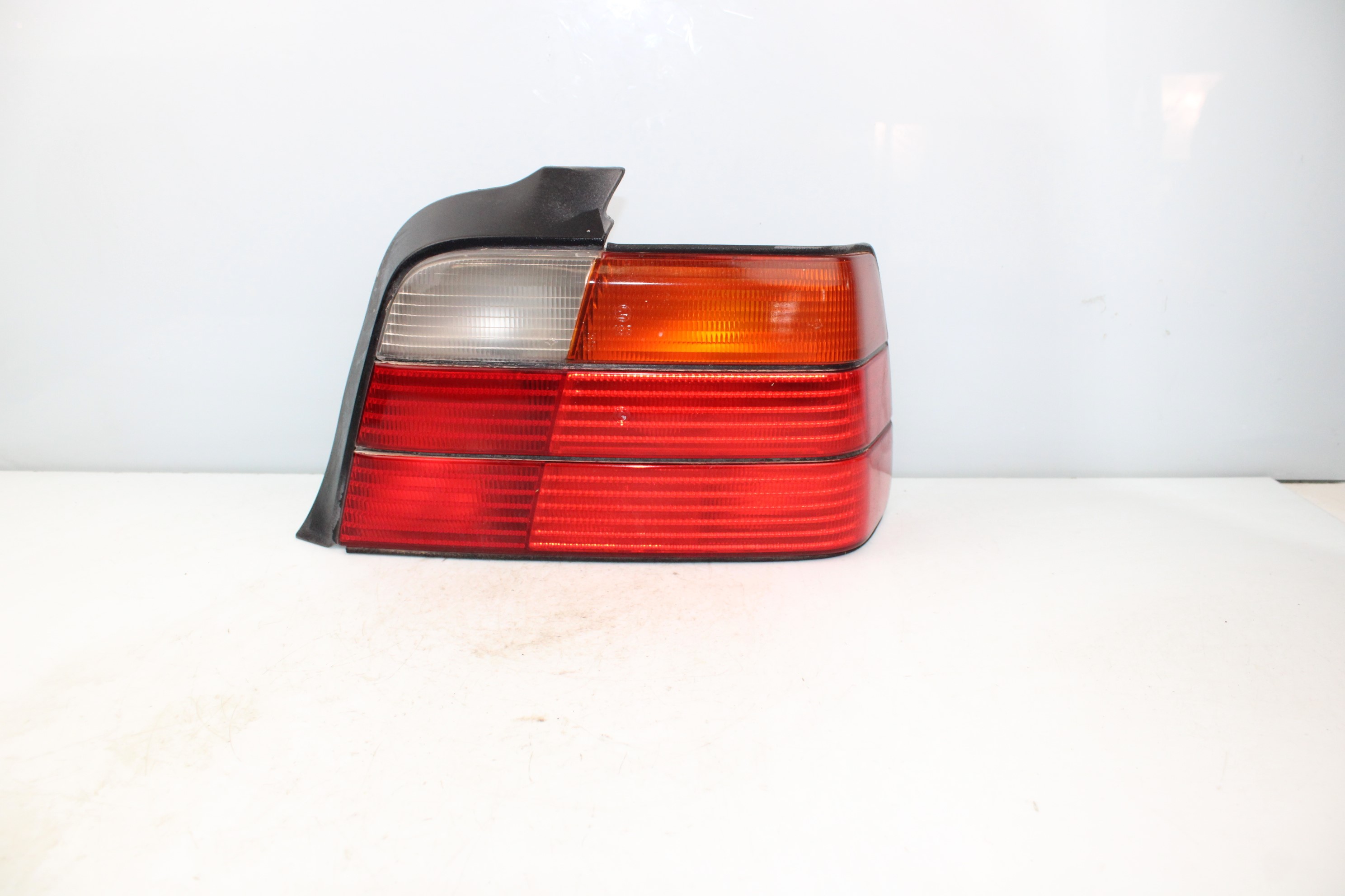 BMW 3 Series E36 (1990-2000) Rear Right Taillight Lamp NOTIENEREFERENCIA 22745492