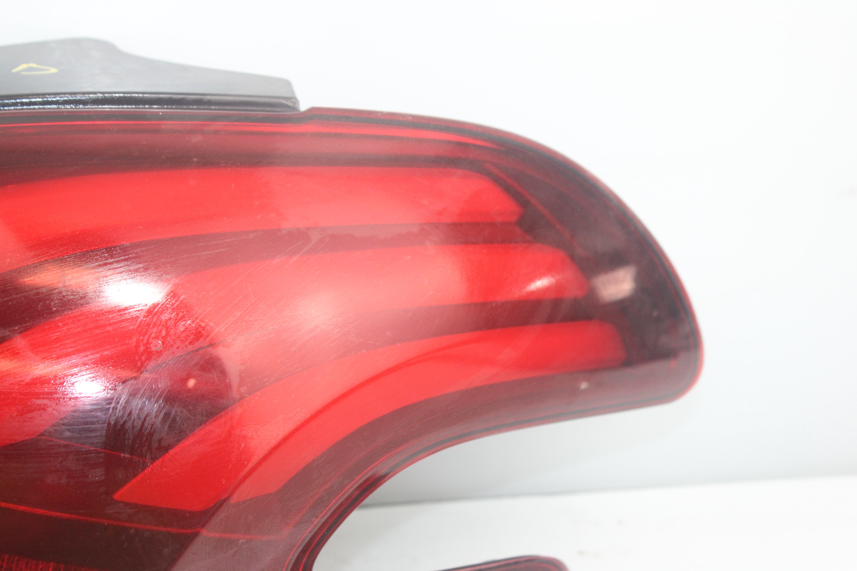 PEUGEOT 208 Peugeot 208 (2012-2015) Rear Right Taillight Lamp 98104305800 24064583