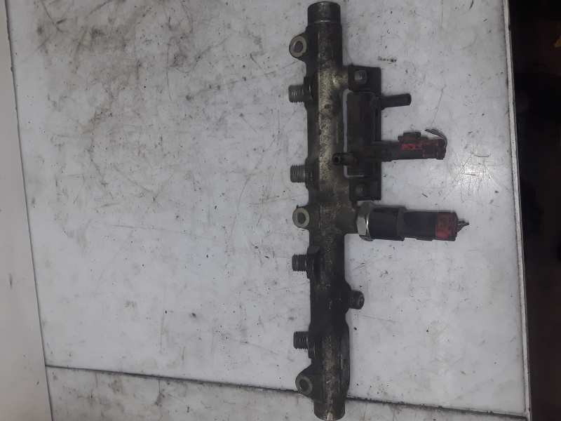 PEUGEOT 607 1 generation (2000-2008) Fuel Rail 0445214017 19150419