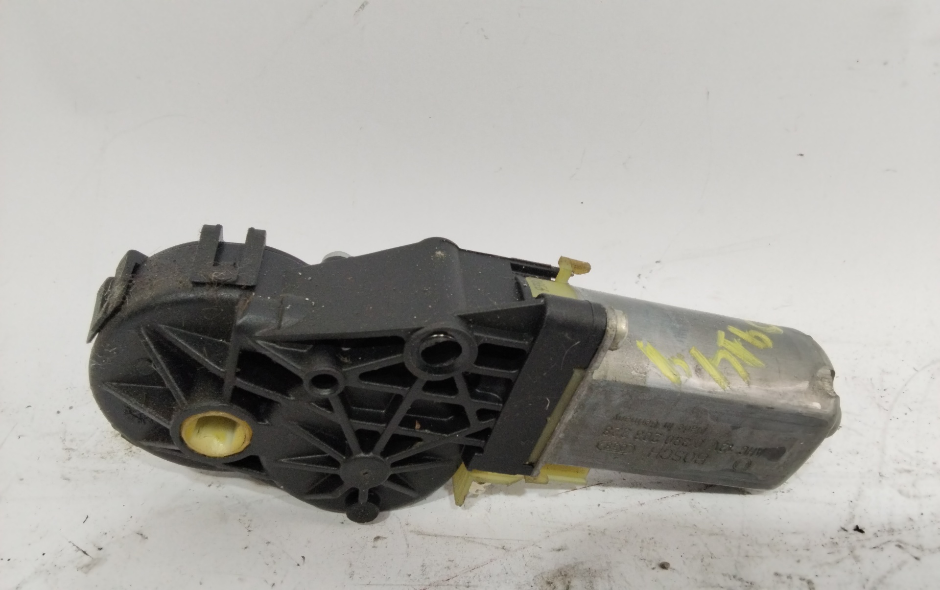 Sunroof electric motor RFNEW10J4 0390203228 de Peugeot 307 cc (3b) 2005-2009 - pieza usada