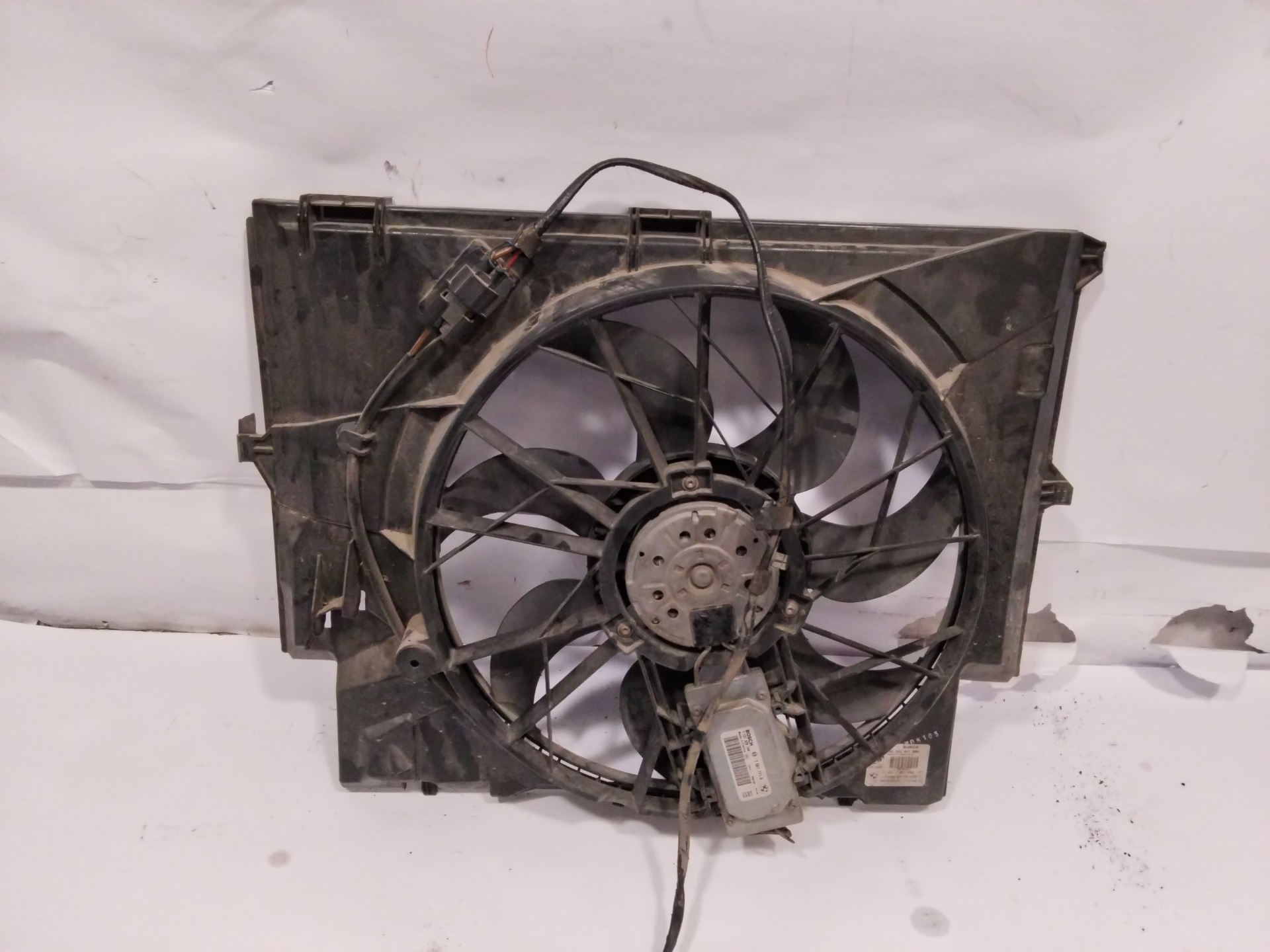 Electroventilador N47D20A,N47D20C,D20A,N47DK0 0130303941 de Bmw 1 (e81) 2006-2011 con 210954 km