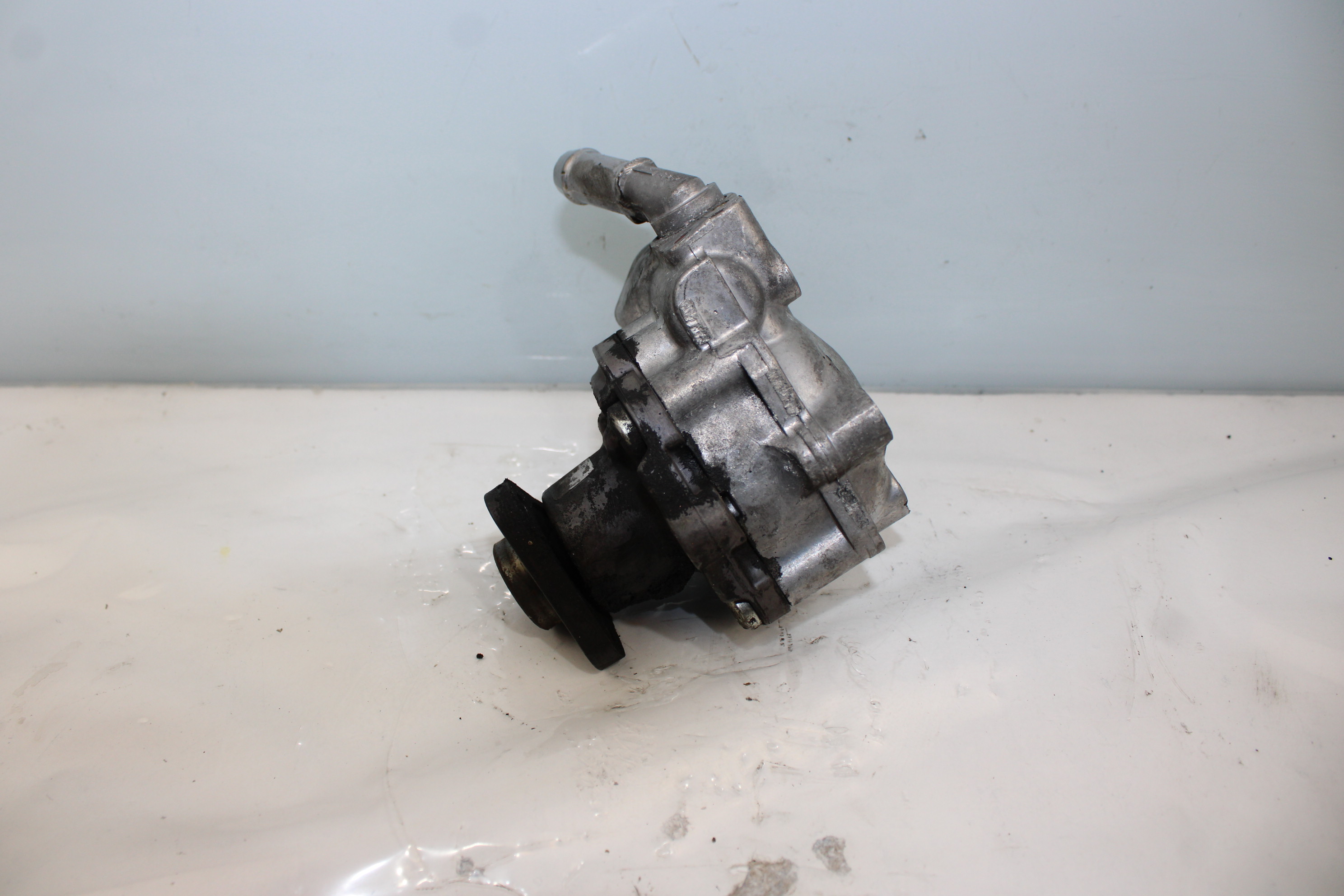 AUDI A4 B8/8K (2011-2016) Power Steering Pump 8K0145154 25266290