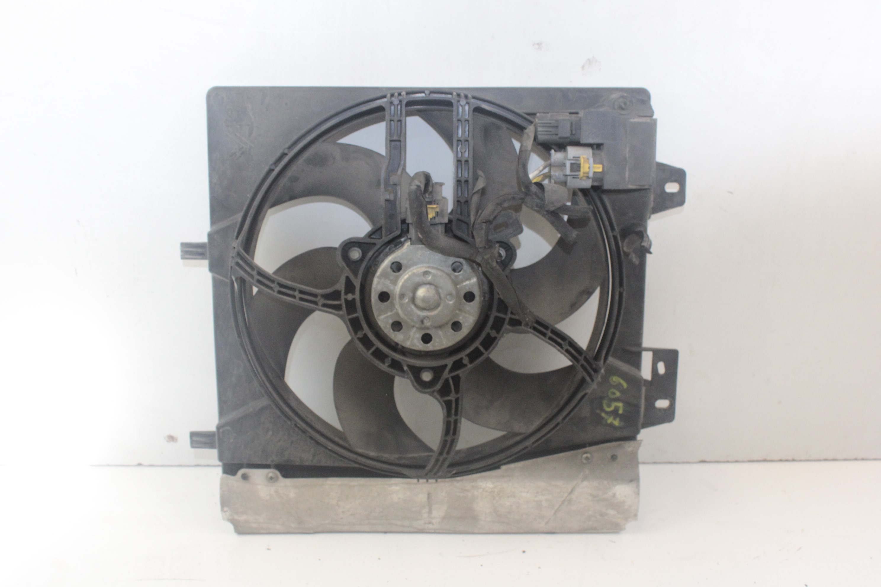 CITROËN C3 1 generation (2002-2010) Difūzoriaus ventiliatorius 8240503FR 23888924